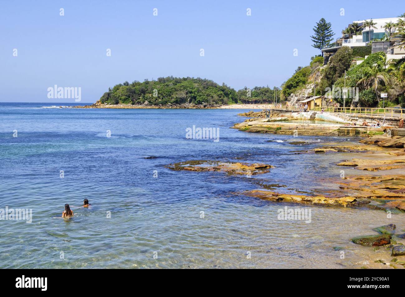 La populaire Cabbage Tree Bay sur les plages du nord de Sydney à Manly est une réserve aquatique, Sydney, Nouvelle-Galles du Sud, Australie, Océanie Banque D'Images