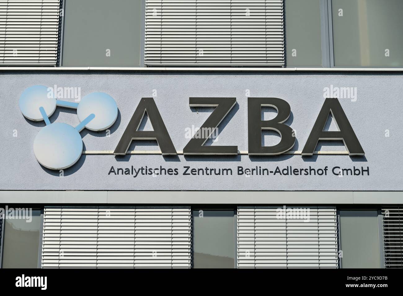 AZBA Analytical Center Berlin Adlershof, Justus-von-Liebig-Straße, Adlershof, Treptow-Köpenick, Berlin, Allemagne, AZBA Analytisches Zentrum Berlin Adle Banque D'Images