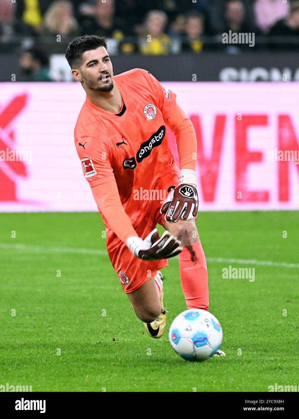 Fussball, Bundesliga, Deutschland, Herren, saison 2024/2025, 7. Spieltag, signal Iduna Park Dortmund : Bor. Dortmund - FC composé Pauli 2:1 ; Nikola Vasilj (STP). Aktion, Einzelbild. Banque D'Images