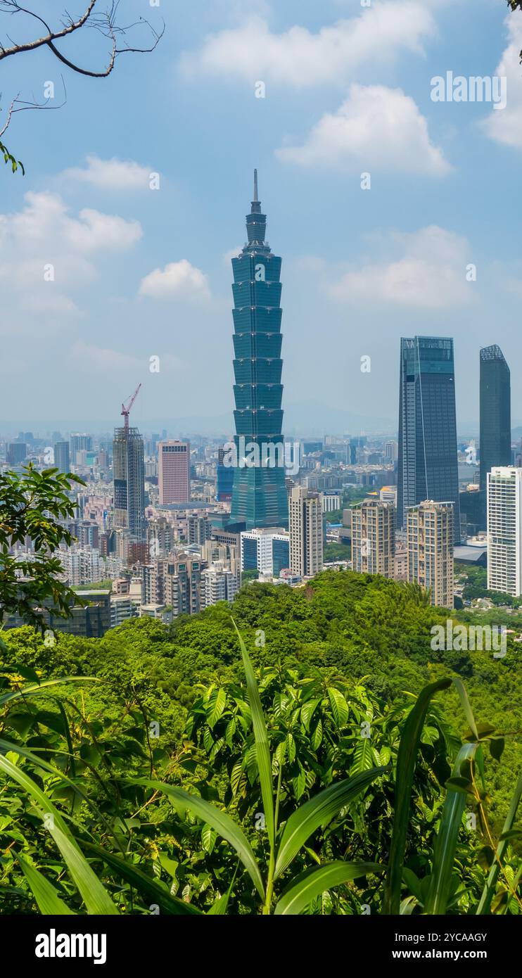 Vue panoramique de Taipei, Taïwan skyline depuis Xiangshan Elephant Mountain Banque D'Images