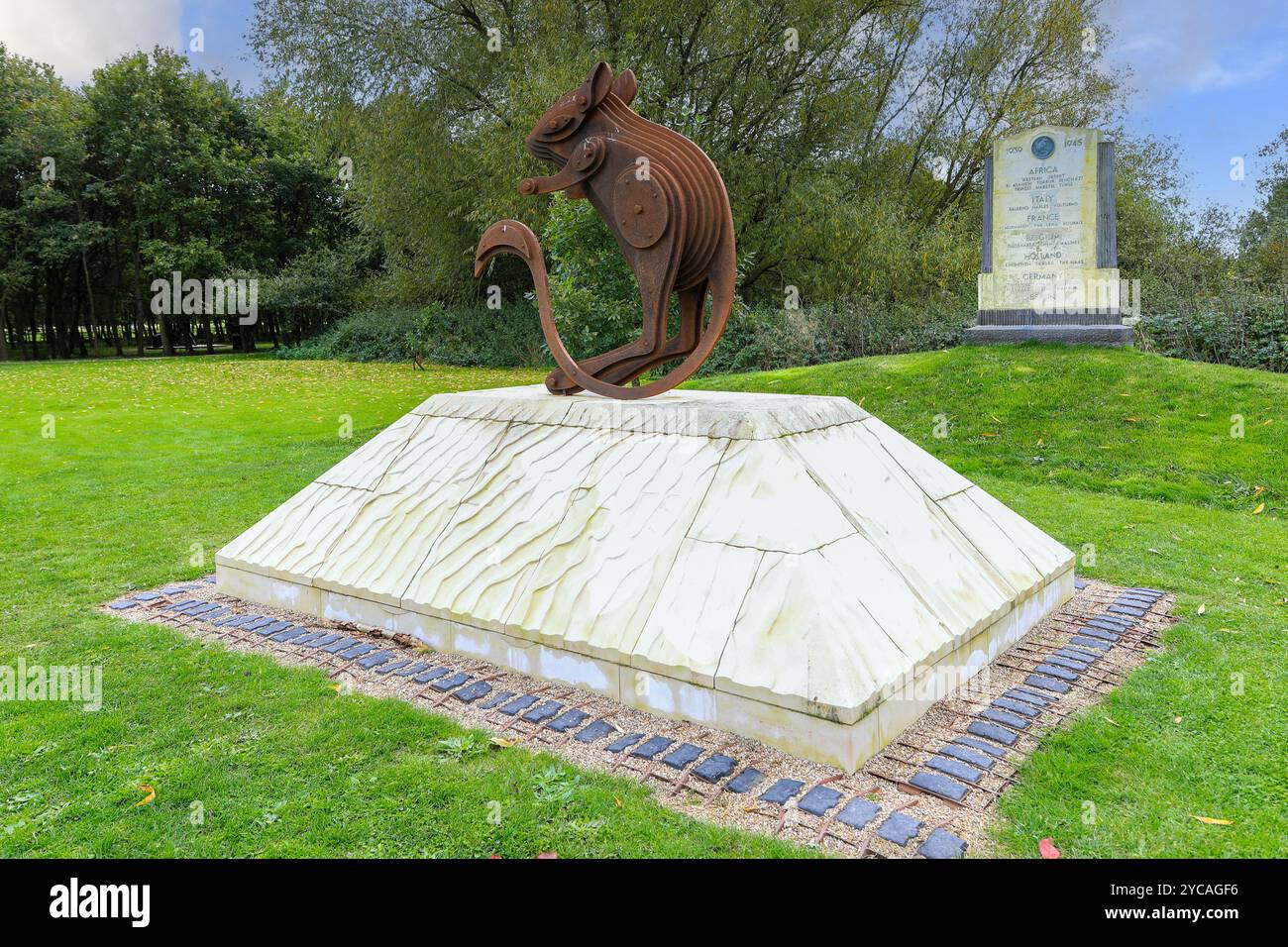 Le Desert rats Memorial au National Memorial Arboretum, Alrewas près de Lichfield, Staffordshire, Angleterre, Royaume-Uni Banque D'Images