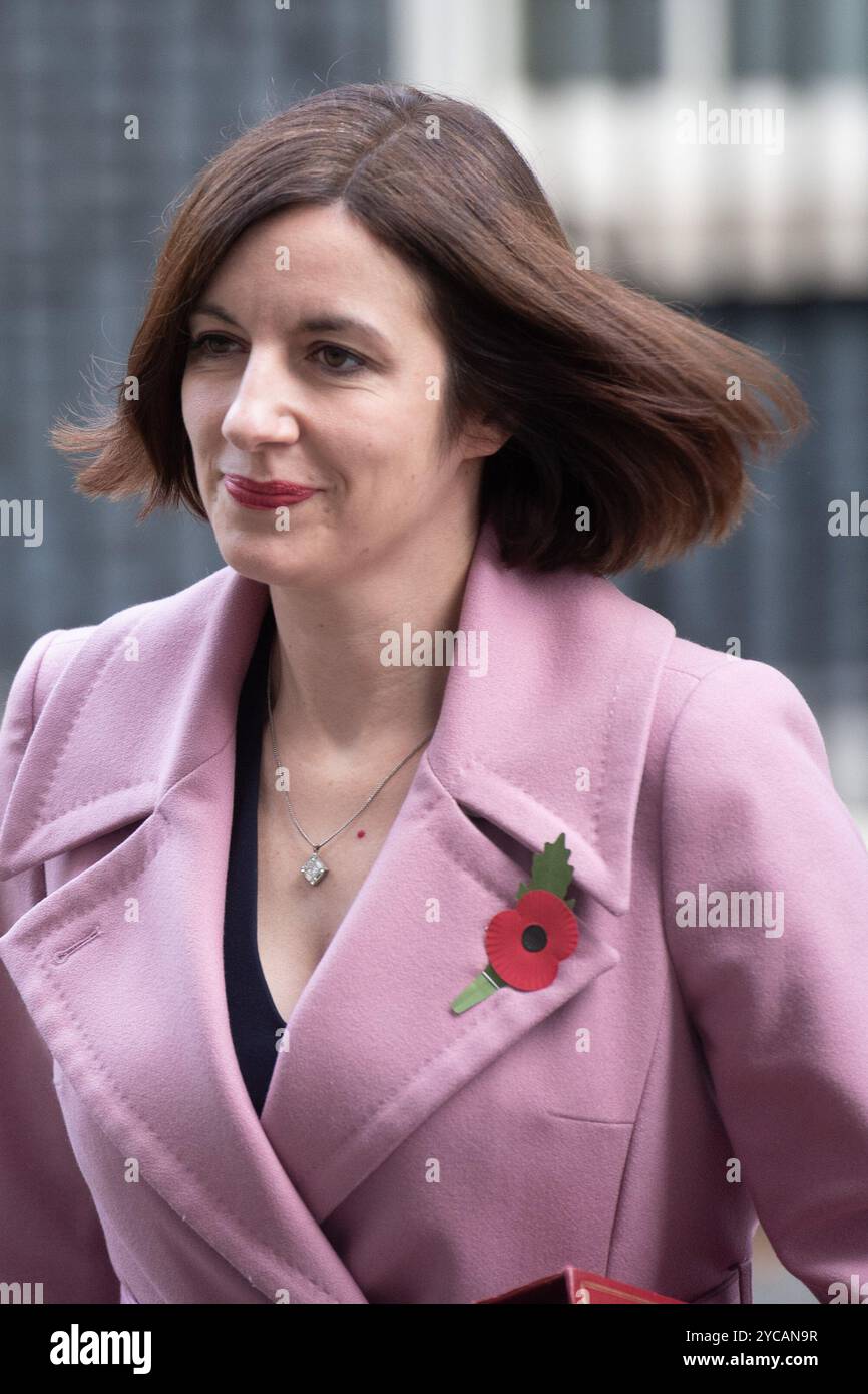 Londres, Royaume-Uni. 22 octobre 2024. Photo : Bridget Phillipson - la secrétaire d'État à l'éducation quitte une réunion du cabinet à Downing Street : Justin Ng/Alamy Live News. Banque D'Images