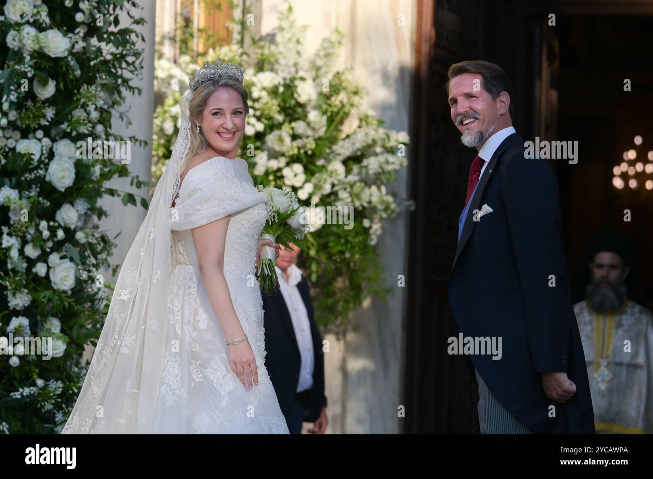 Athènes, Grèce. 28 septembre 2024. La princesse Théodora de Grèce arrive avec son frère, le prince héritier Pavlos de Grèce, à la cathédrale métropolitaine pour son mariage avec Matthieu Kumar. Crédit : Dimitris Aspiotis/Alamy Banque D'Images