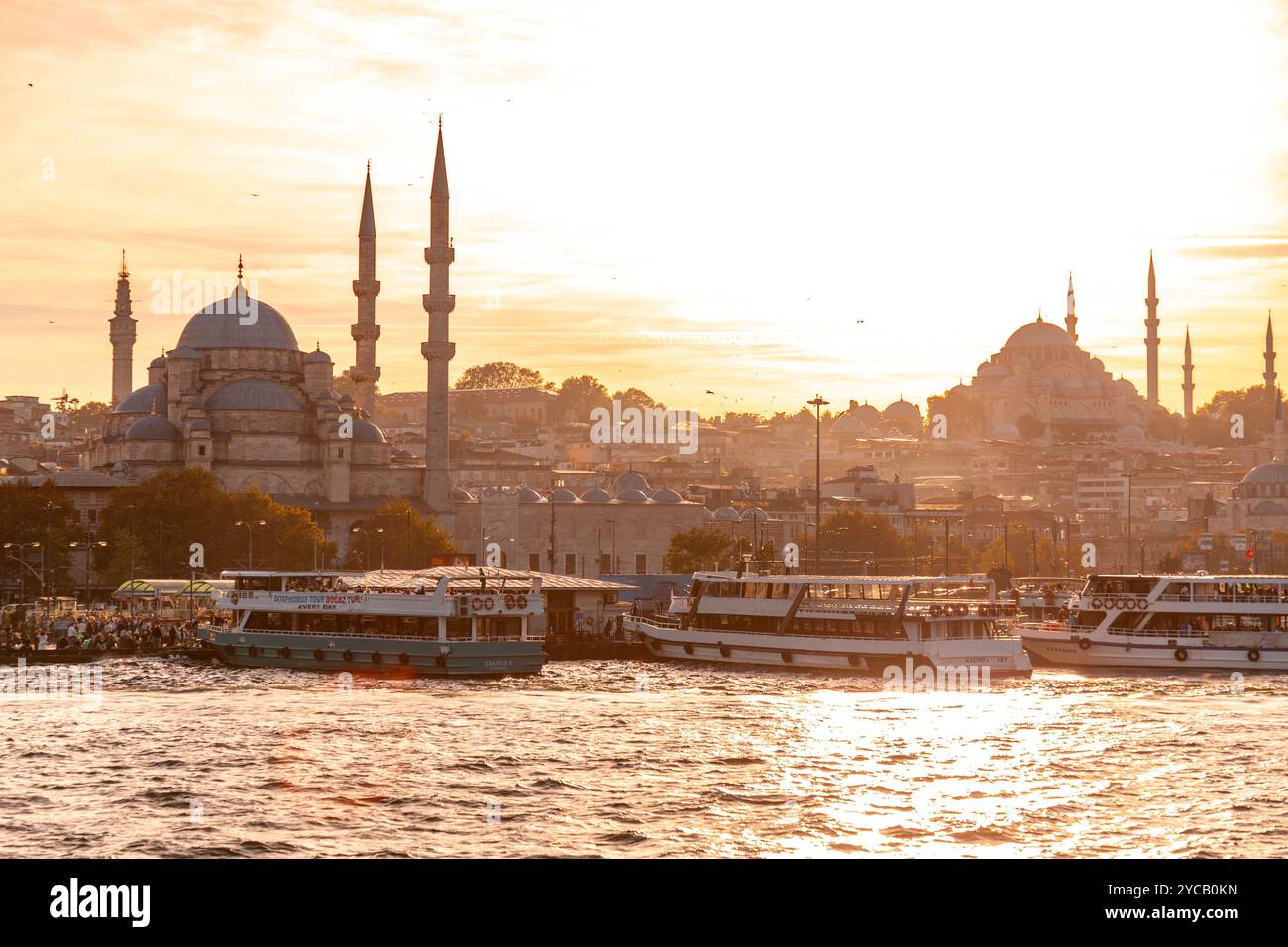 Istanbul, Turkiye - 26 mai 2023 : la Nouvelle Mosquée est une mosquée impériale ottomane à Eminonu, Istanbul. Banque D'Images