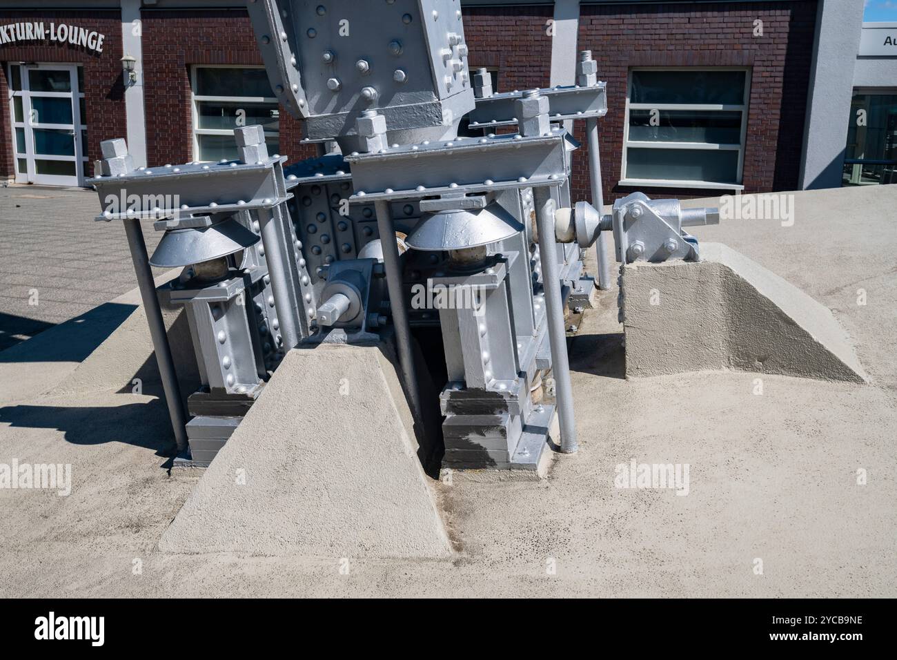 Tour de radio de Berlin, ancrage dans le sol, Westend, ICC, Messedamm, parc des expositions, Berlin, Allemagne, Berliner Funkturm , Verankerung im Boden, M Banque D'Images Tour de radio de Berlin, ancrage dans le sol, Westend, ICC, Messedamm, parc des expositions, Berlin, Allemagne, Berliner Funkturm , Verankerung im Boden, M Banque D'Images