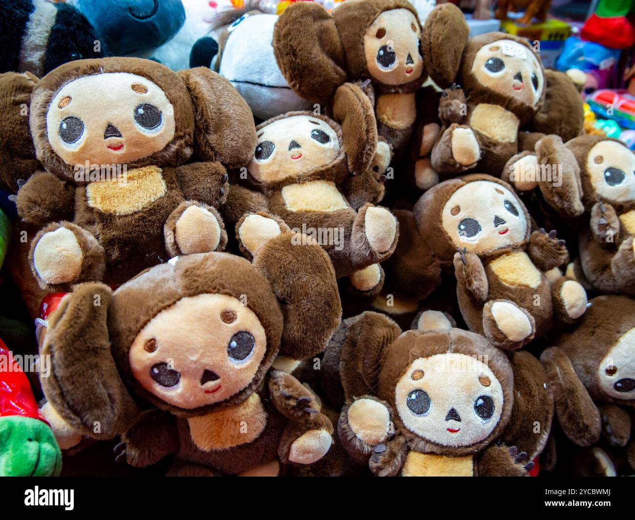 Kislovodsk, Russie - 30 novembre 2023 : jouets souvenirs en peluche Cheburashka Banque D'Images