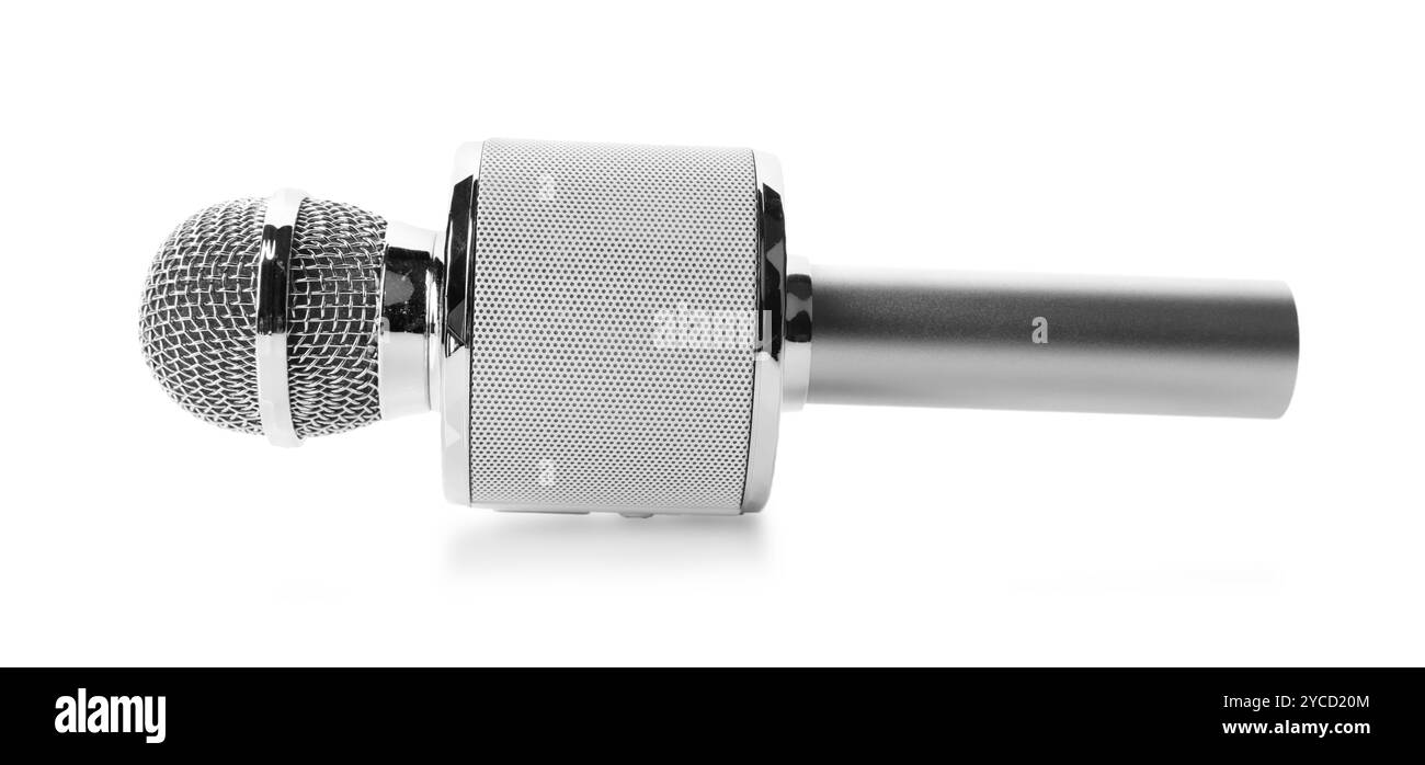 Un microphone karaoké argenté isolé sur blanc Banque D'Images Un microphone karaoké argenté isolé sur blanc Banque D'Images