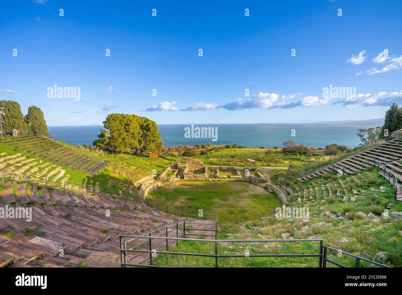 Théâtre grec, zone archéologique de ​​Tindari, Tindari, Patti, Messine, Sicile, Italie Banque D'Images