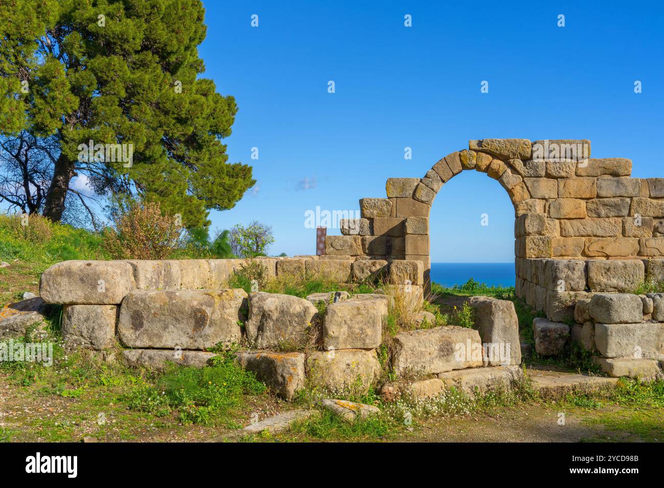Théâtre grec, zone archéologique de ​​Tindari, Tindari, Patti, Messine, Sicile, Italie Banque D'Images