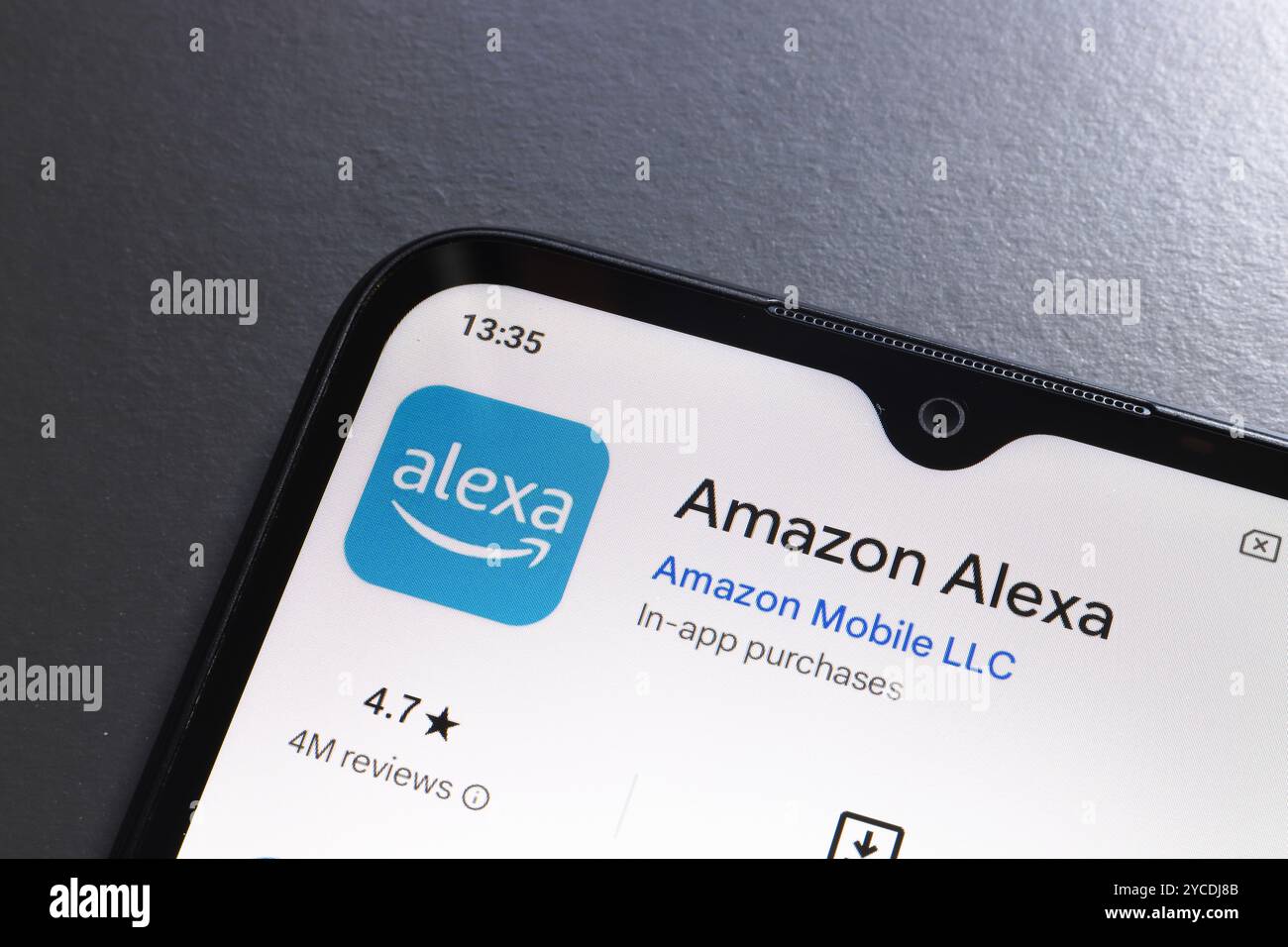 22 octobre 2024, Brésil. Dans cette illustration photo, le logo de l'application Amazon Alexa est affiché sur l'écran d'un smartphone Banque D'Images