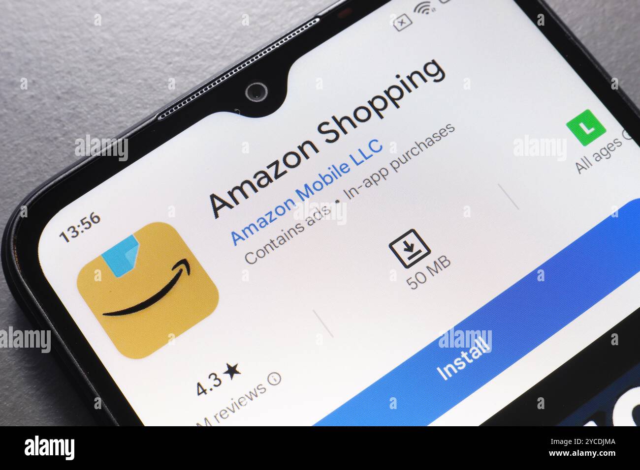 22 octobre 2024, Brésil. Dans cette illustration photo, le logo de l'application Amazon Shopping est affiché sur l'écran d'un smartphone Banque D'Images
