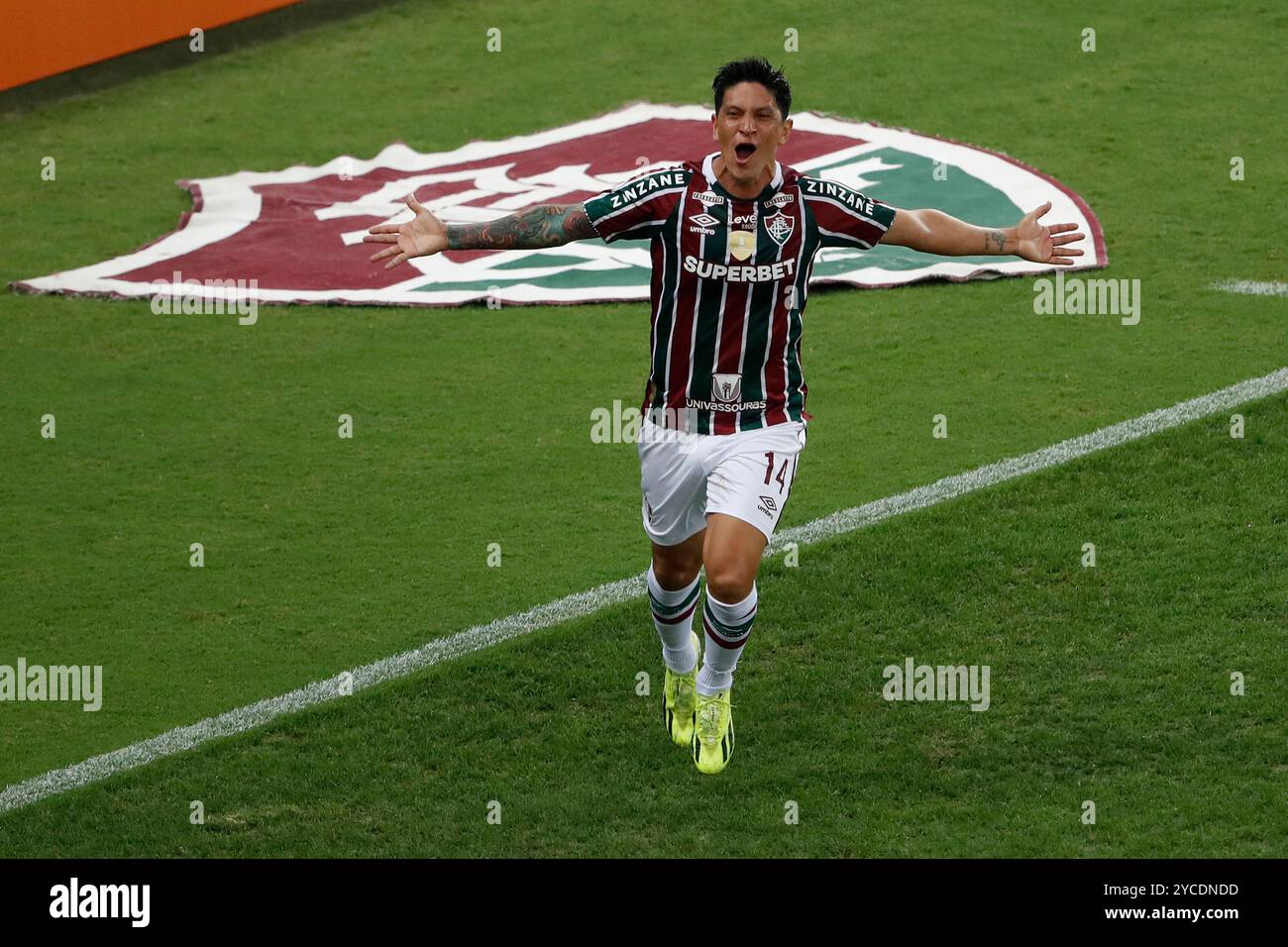 Rio de Janeiro, Brésil. 22 octobre 2024. German Cano of Fluminense, célèbre après avoir marqué le but gagnant lors du match entre Fluminense et Athletico Paranaense, pour la Serie A 2024 brésilienne, au stade Maracana, à Rio de Janeiro le 22 octobre. Photo : Nadine Freitas/DiaEsportivo/Alamy Live News crédit : DiaEsportivo/Alamy Live News Banque D'Images