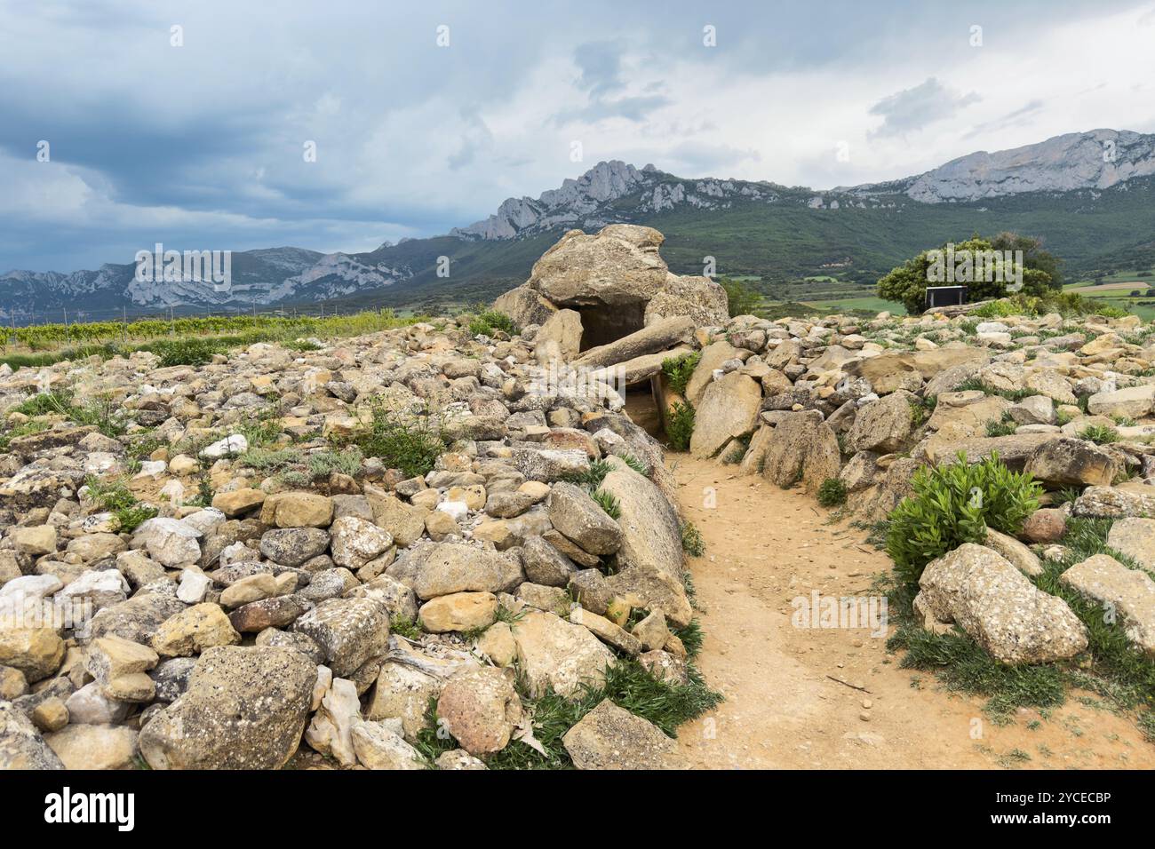 Mégalithique Dolmen Alto de la Huesera dans la province d'Alava, Espagne, Europe Banque D'Images