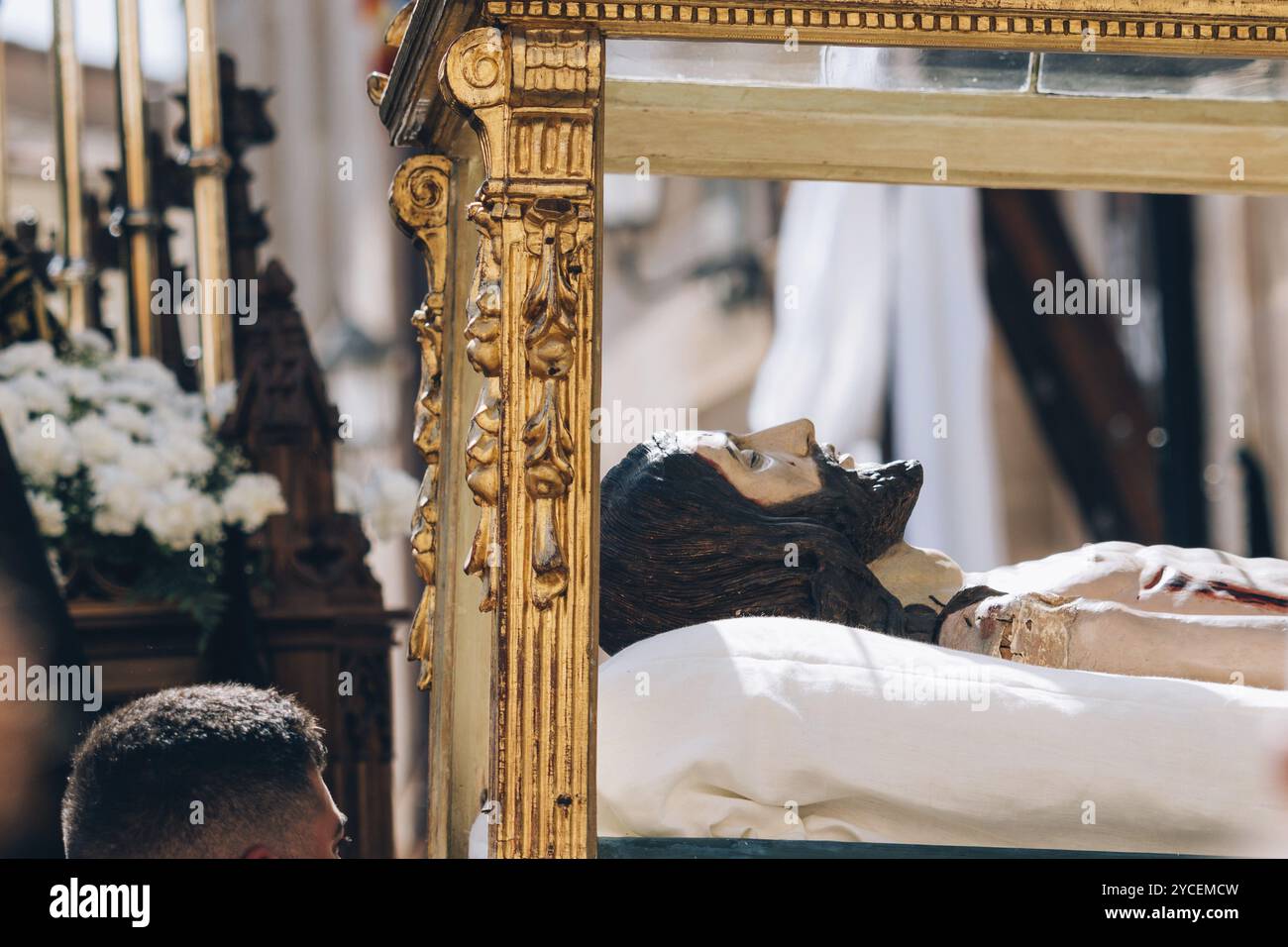 Zamora, Espagne, 7 avril 2023 : sculpture de Jésus Christ couché pendant les processions de la semaine de Pâques à Zamora, en Europe Banque D'Images