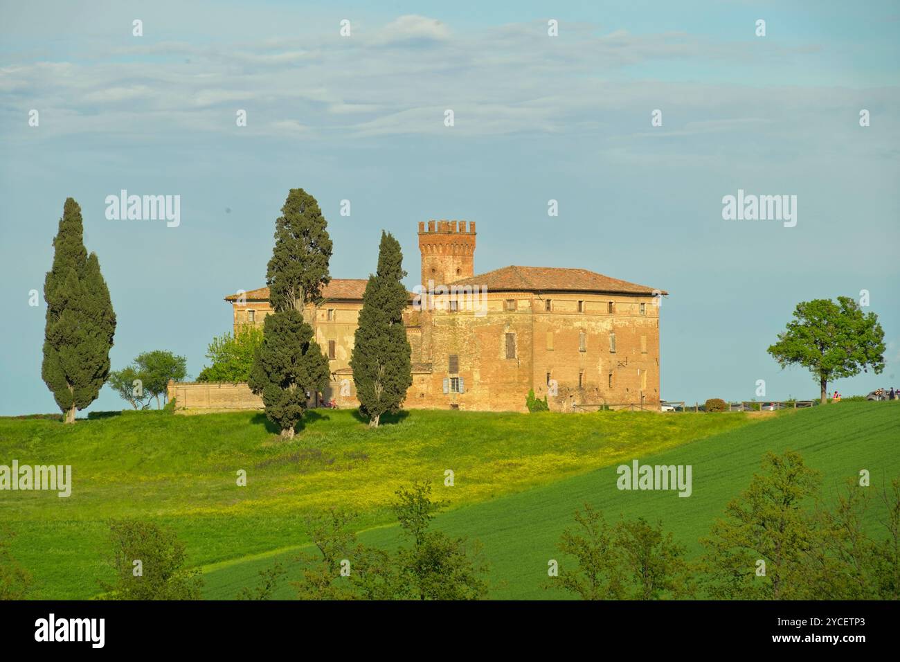 Paysages et couleurs de la floraison printanière des Apennins Emilie-Romagne, provinces de Bologne et Ravenne, Emilie Romagne, Italie Banque D'Images