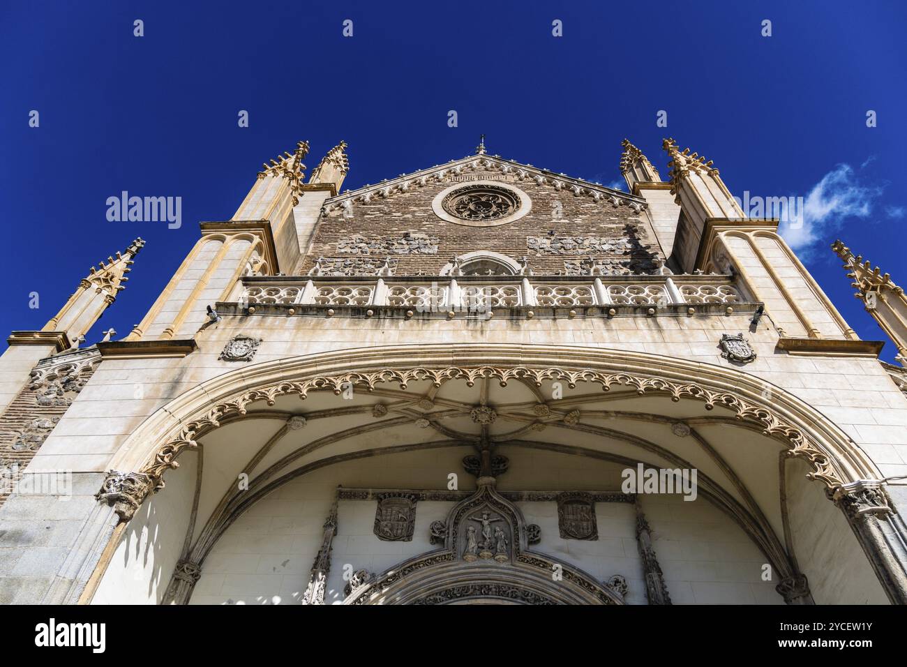 Église de San Jeronimo el Real ou Saint Jérôme le Royal contre ciel bleu Banque D'Images