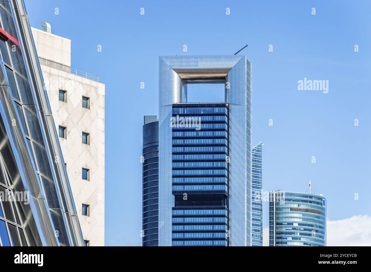 Vue panoramique sur les toits de quartier du centre-ville. Madrid Banque D'Images