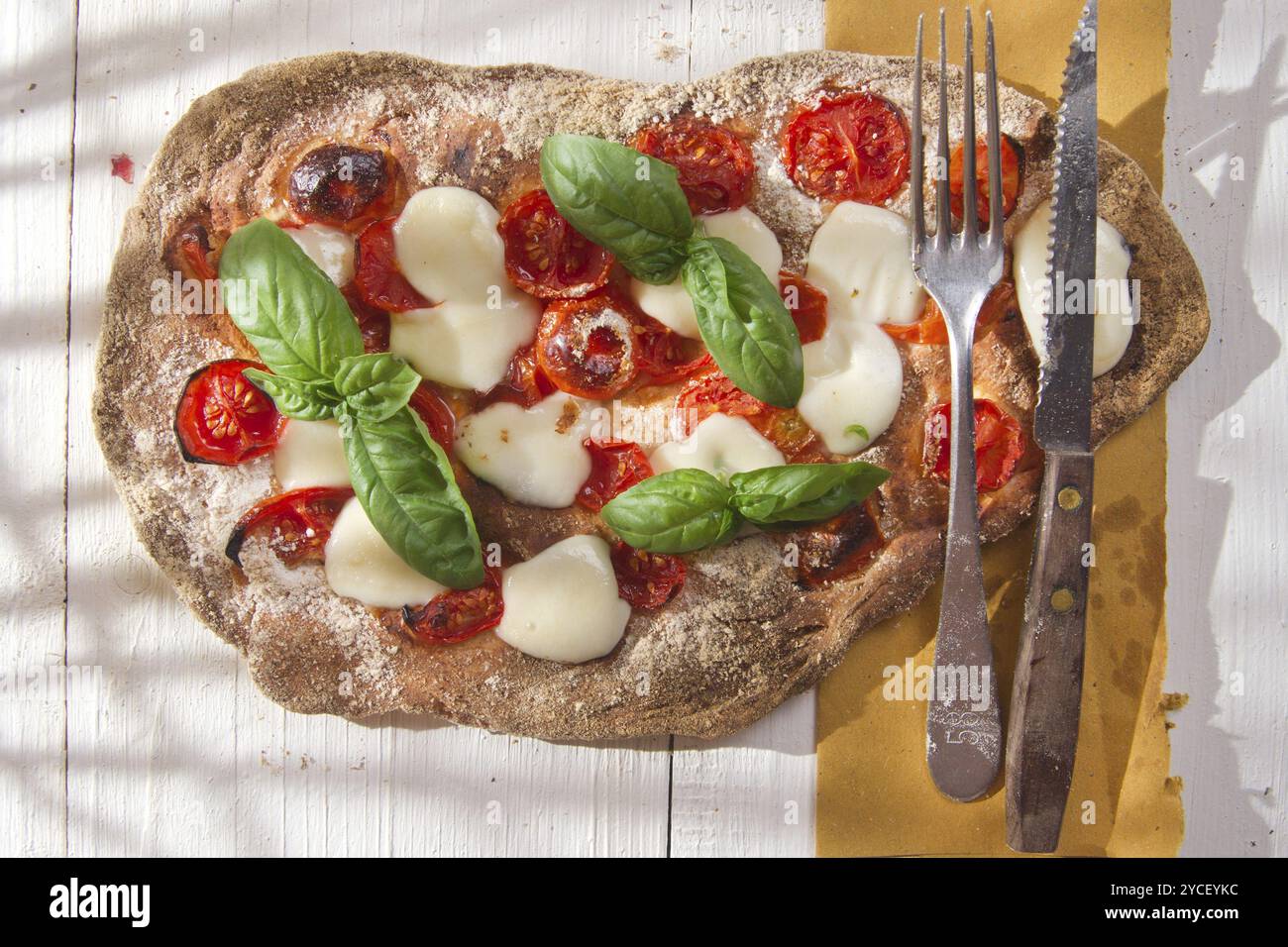 Pizza Margherita avec de la farine de blé entier pour le glucose Banque D'Images