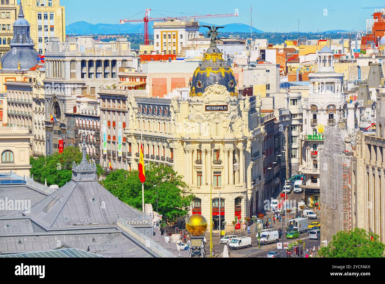 Madrid, Espagne - 06 juin, 2017:Voir ci-dessus sur la rue Gran Via à Madrid, de jour, trafic, voiture sur la rue Gran Via, du principal quartier commerçant et financier str Banque D'Images