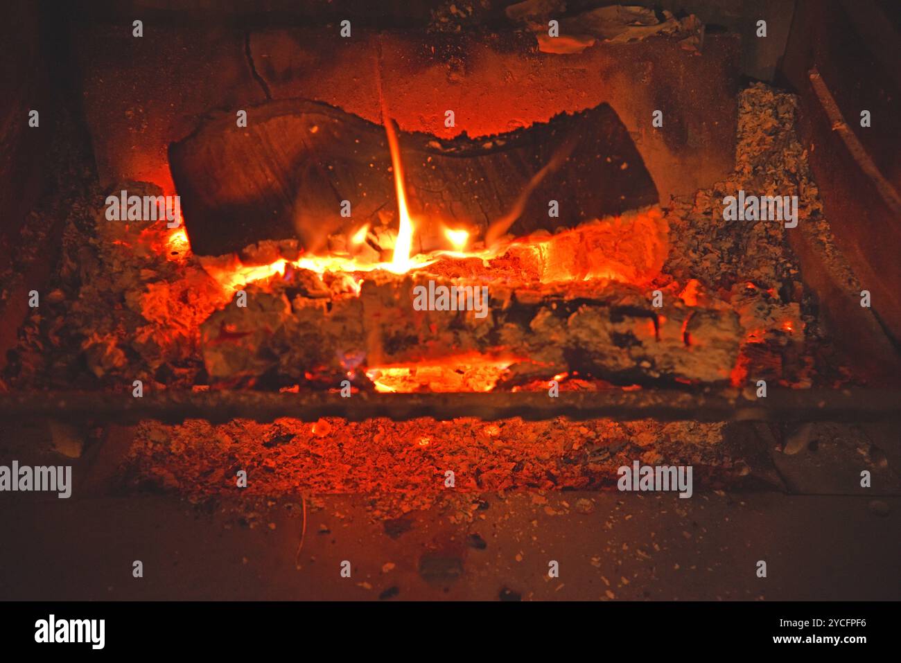 Feu, feu ouvert, feu de bois, braises Banque D'Images