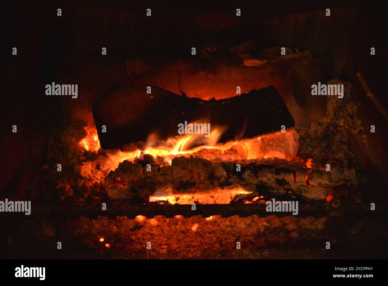 Feu, feu ouvert, feu de bois, braises Banque D'Images