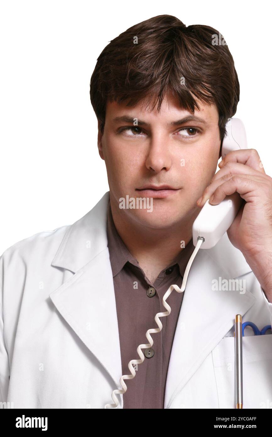 Médecin au téléphone Banque D'Images