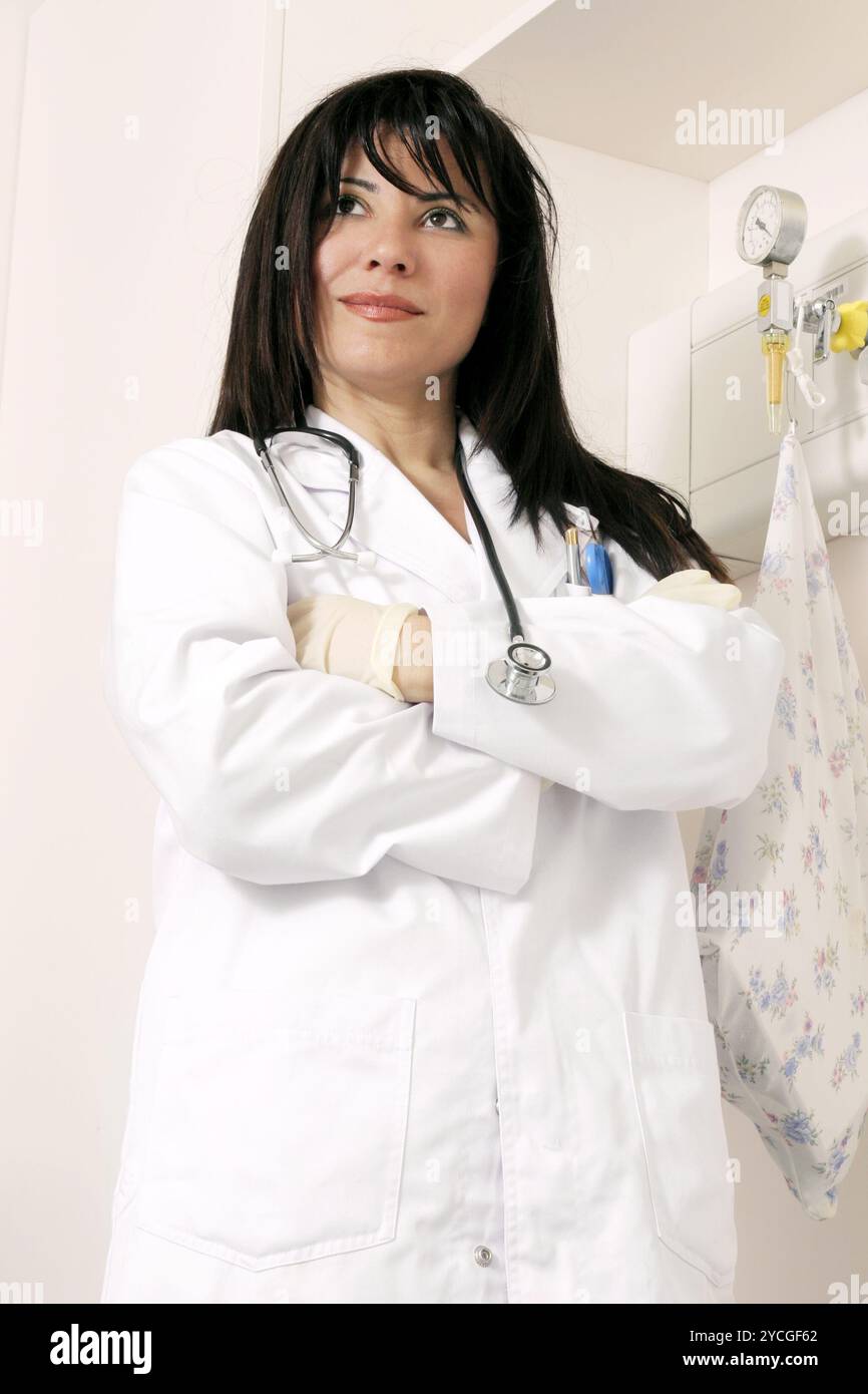 Médecin ou infirmière fière de son travail Banque D'Images