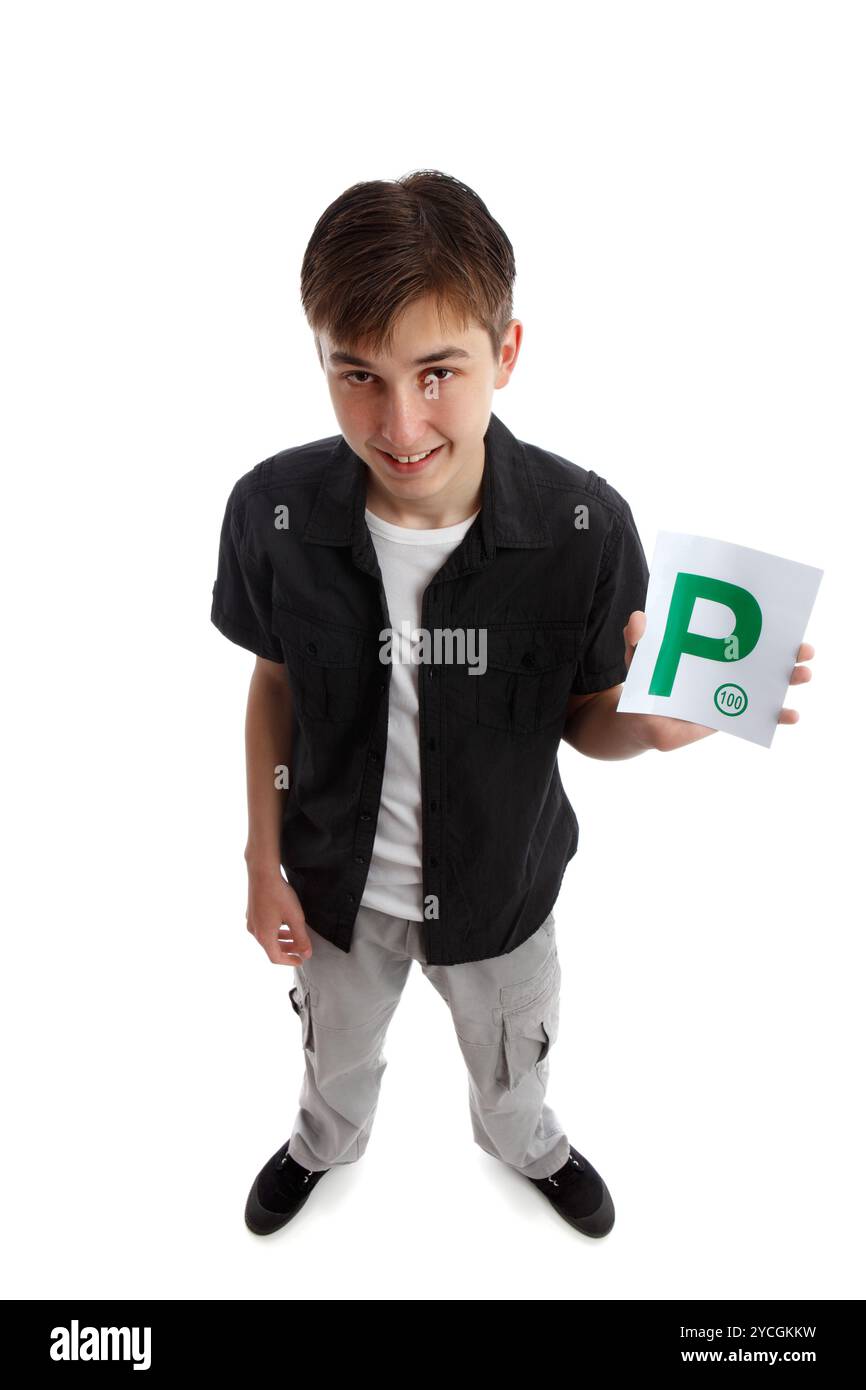 Adolescent avec plaques P licence Banque D'Images