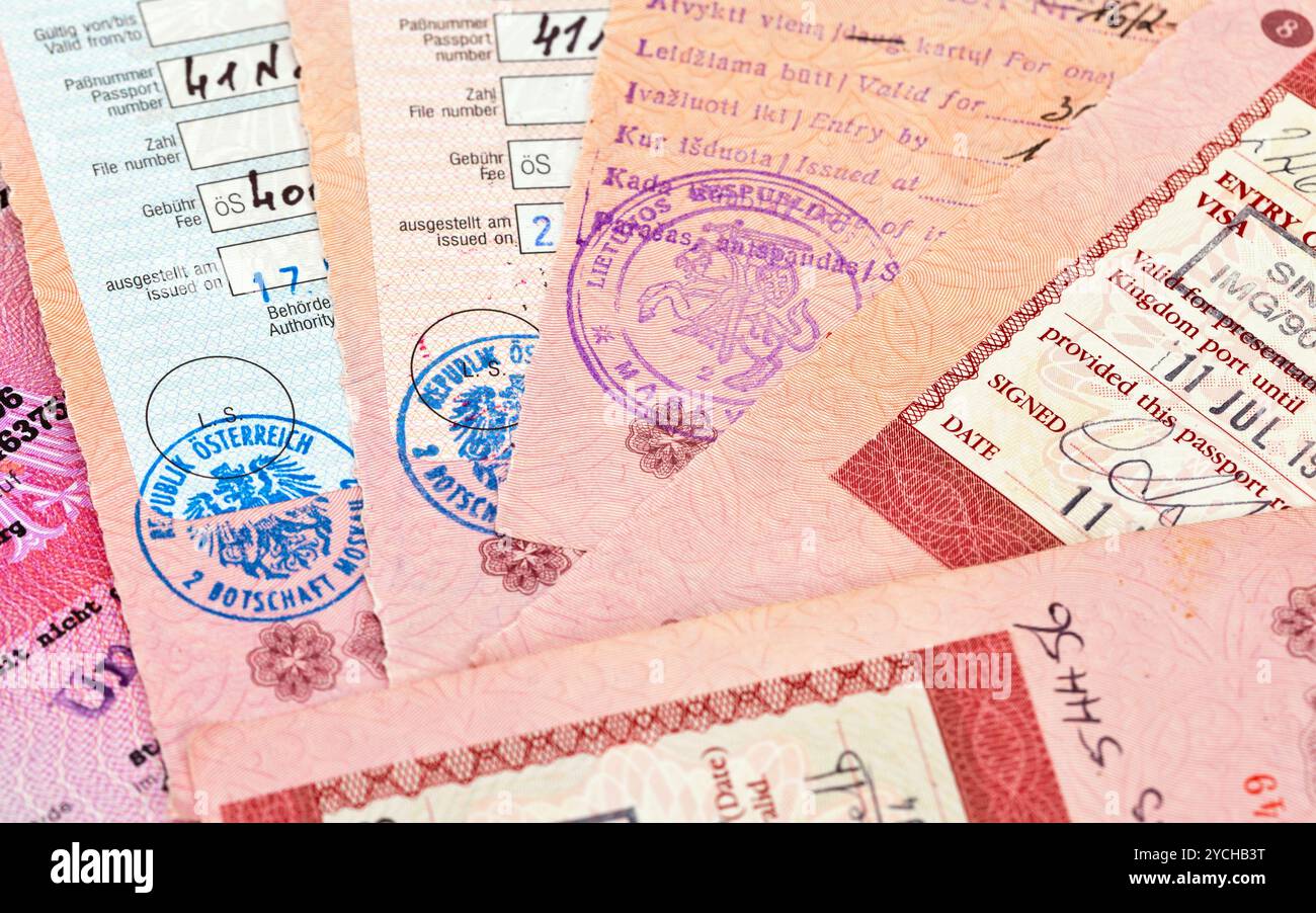 Timbres d'entrée et de sortie Visa dans le passeport Banque D'Images