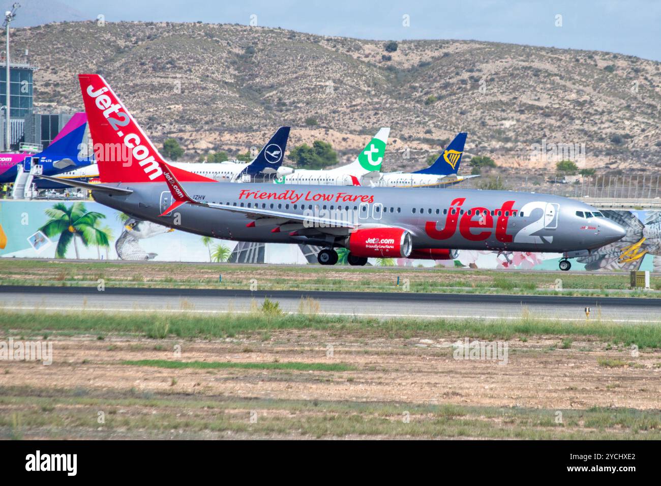 Aéroport El Altet, Alicante. Boeing 737 de la compagnie aérienne Jet2. Banque D'Images
