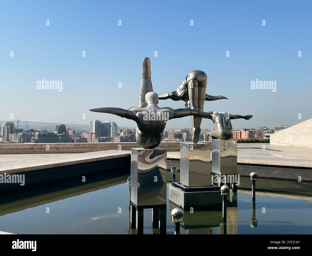 Sculptures, The Cascade Complex, Cafesjian Center for the Arts, République d'Arménie. - Image de stock capturée avec un smartphone