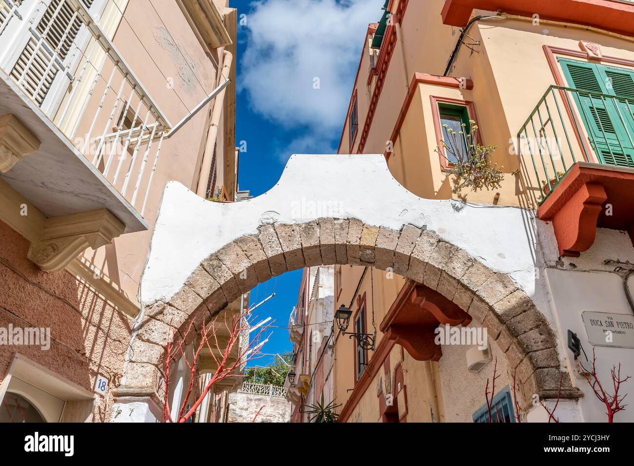 Ancien arc de Carloforte, Sardaigne, Italie, connu sous le nom d'Archiotto ou Archiottu Banque D'Images