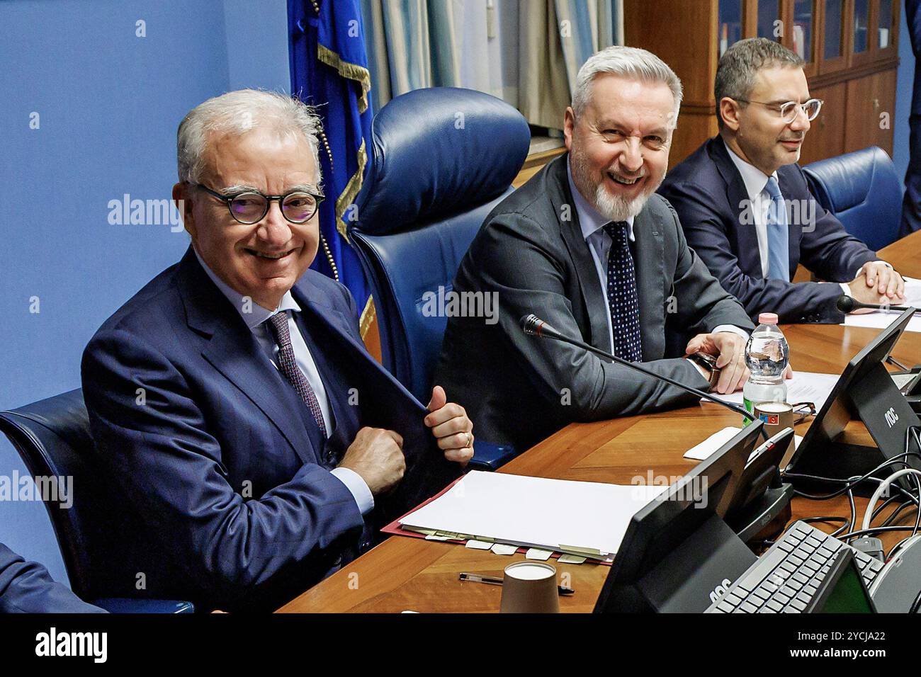 Roma, Italie. 23 octobre 2024. Il sottosegretario alla Presidenza del Consiglio Alfredo Mantovano (sx) durante l'audizione al Copasir presieduto da Lorenzo Guerini, Roma, Mercoled&#xec;, 23 Ottobre 2024 (Foto Roberto Monaldo/LaPresse) sous-secrétaire à la présidence du Conseil des ministres Alfredo Mantovano (à gauche 2024) lors de l'audition à Copasir présidée par Lorenzo Guerini, Rome, 23 octobre, photo : Alfredo LaPresse/photo : Alerto Lapresse Banque D'Images