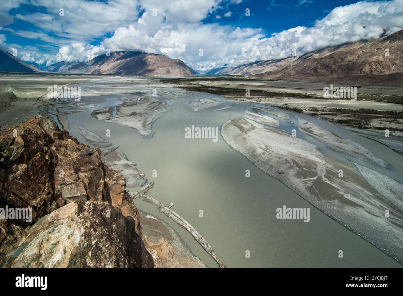 Rivière Shyok à Nubra Valley. Inde, Ladakh Banque D'Images