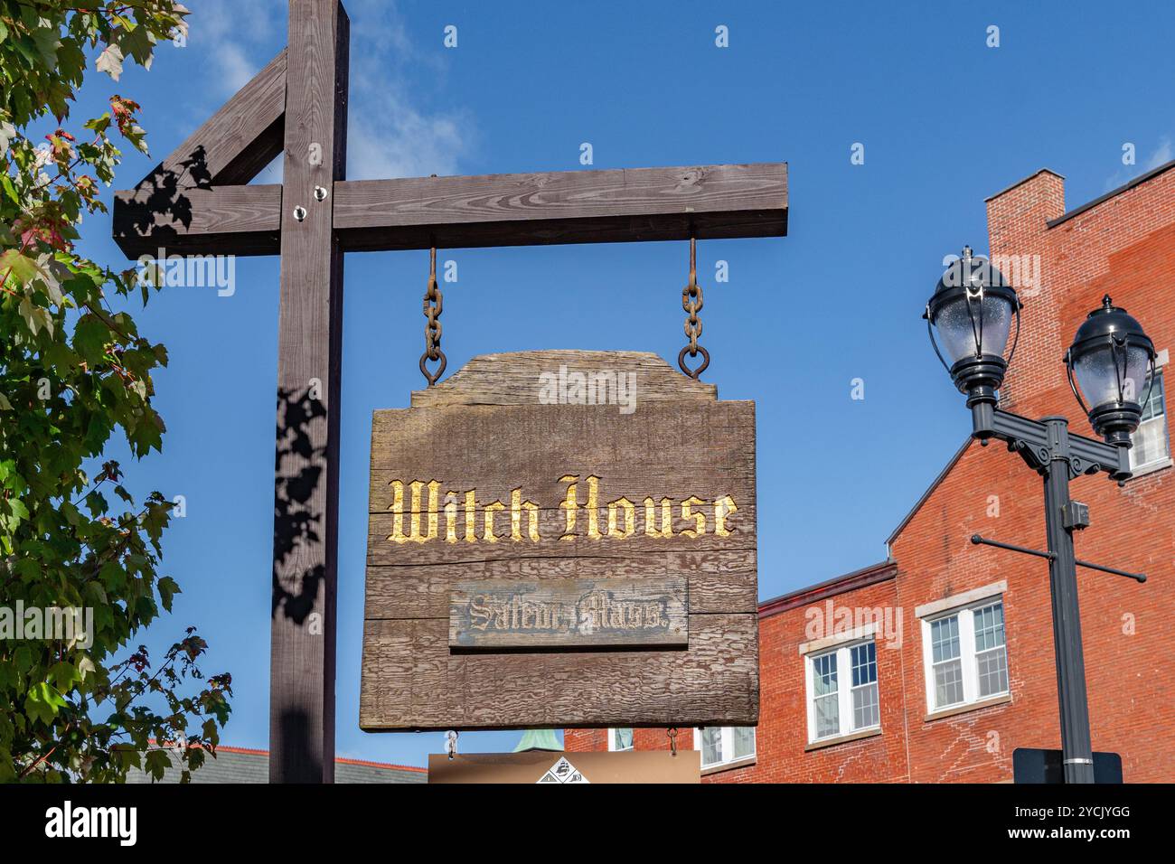 Salem, ma, États-Unis-21 octobre 2024 : The Witch House signe pendant l'événement annuel Halloween Haunted Happenings en octobre. Banque D'Images