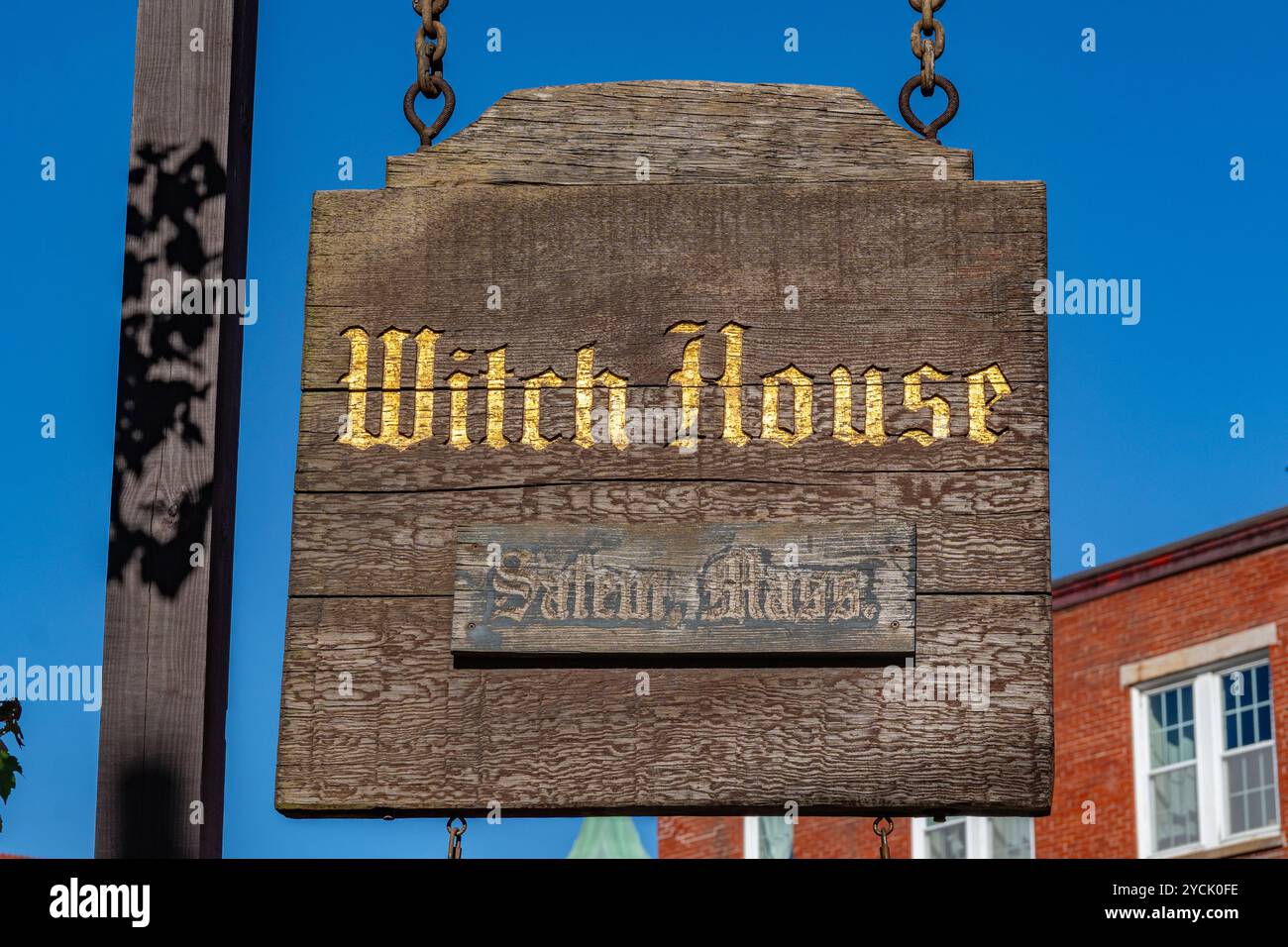 Salem, ma, États-Unis-21 octobre 2024 : The Witch House signe pendant l'événement annuel Halloween Haunted Happenings en octobre. Banque D'Images