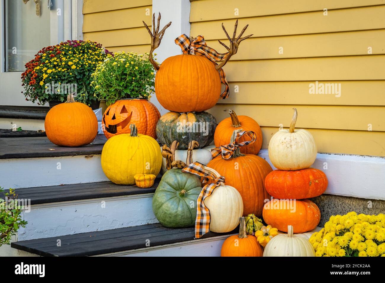 Salem, ma, États-Unis-21 octobre 2024 : porte décorée pour Halloween lors de l'événement annuel Halloween Haunted Happenings qui s'est tenu au mois d'octobre. Banque D'Images