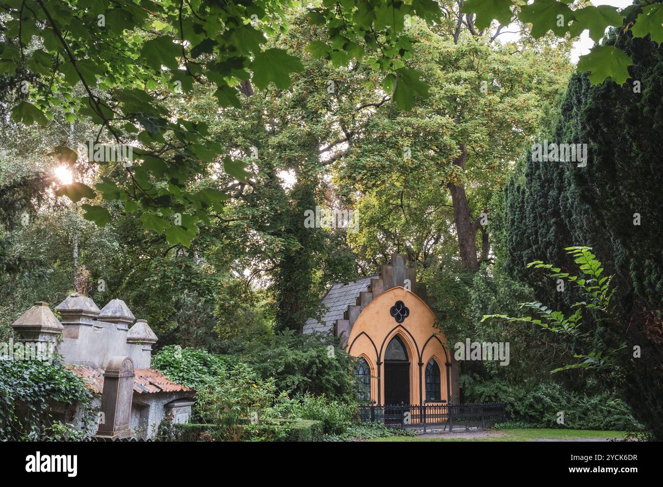 Tombe de Peter von Scholten au cimetière Assistens à Copenhague, Danemark. Gouverneur des Antilles danoises, il y abolit l'esclavage en 1848. Banque D'Images