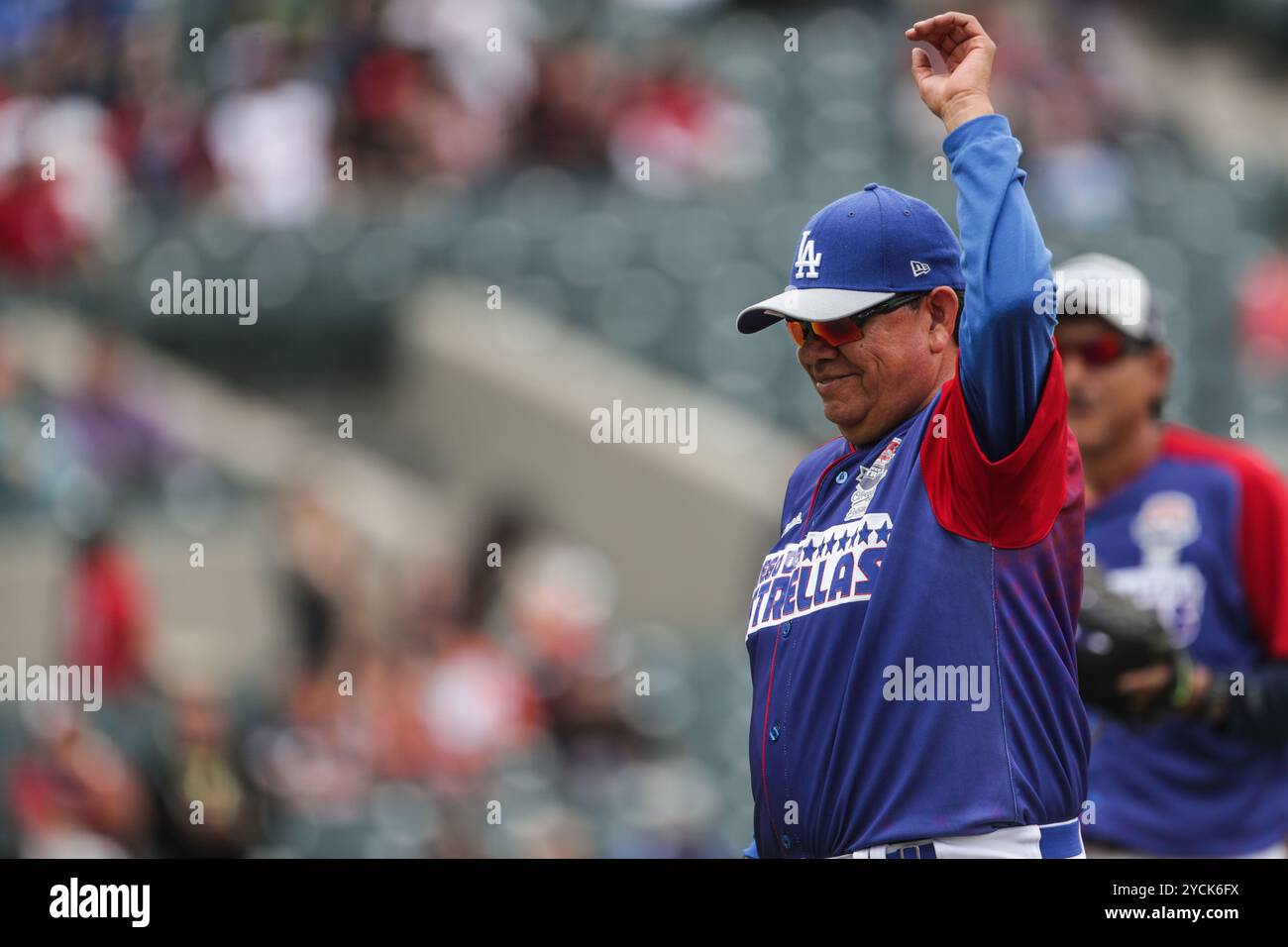 JALISCO, MEXIQUE - NOVEMBRE 27 : Fernando Valenzuela, lors d'un match de softball appelé ¨Game of Legends and Celebrities¨ avant le All-Star Game au stade Yaquis de Ciudad Obregon de la Ligue mexicaine du Pacifique LMP le 27 NOVEMBRE 2016 à Obregon, Mexique. (Photo de Luis Gutierrez/Norte photo) Banque D'Images