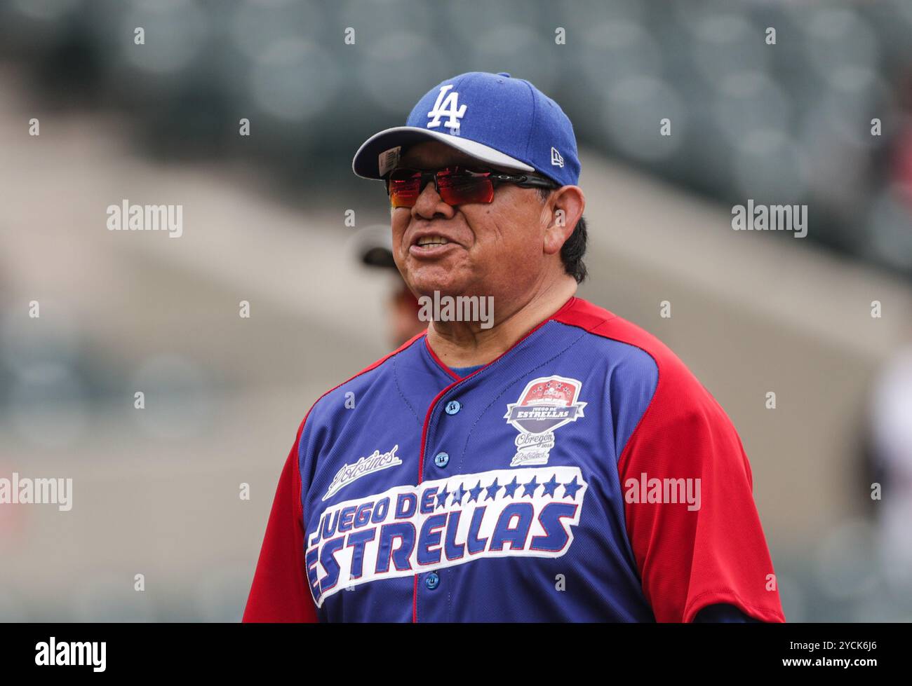 JALISCO, MEXIQUE - NOVEMBRE 27 : Fernando Valenzuela, lors d'un match de softball appelé ¨Game of Legends and Celebrities¨ avant le All-Star Game au stade Yaquis de Ciudad Obregon de la Ligue mexicaine du Pacifique LMP le 27 NOVEMBRE 2016 à Obregon, Mexique. (Photo de Luis Gutierrez/Norte photo) Banque D'Images