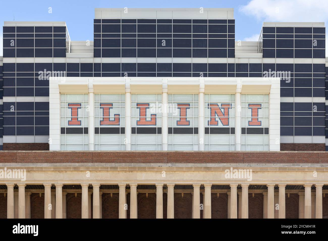 Le Memorial Stadium de l'Université de l'Illinois accueille l'équipe de football NCAA Fighting Illini. Banque D'Images