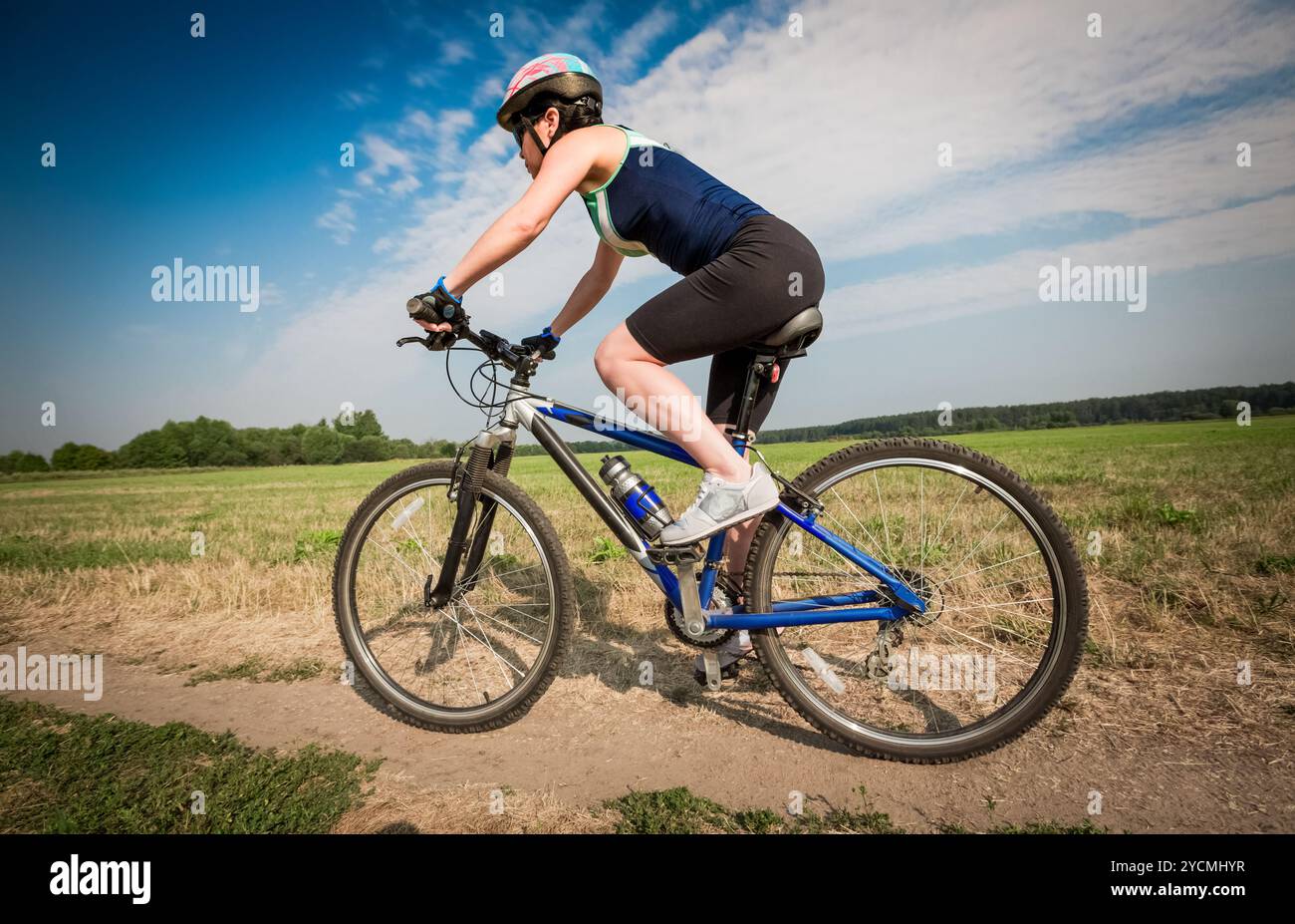 Les femmes sur le vélo Banque D'Images