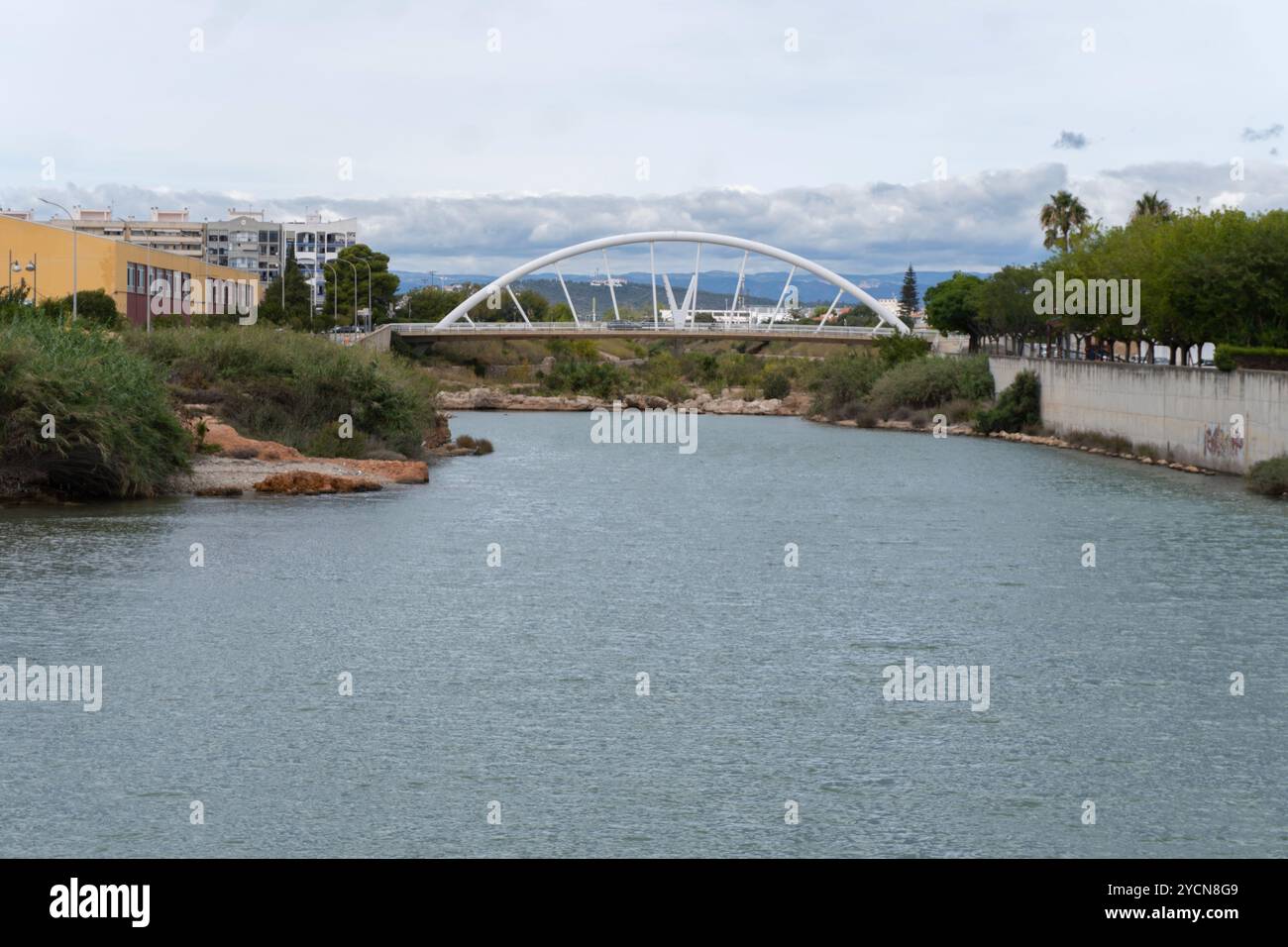 Vue depuis un nouveau pont à pied à Vina Ros Espagne Banque D'Images