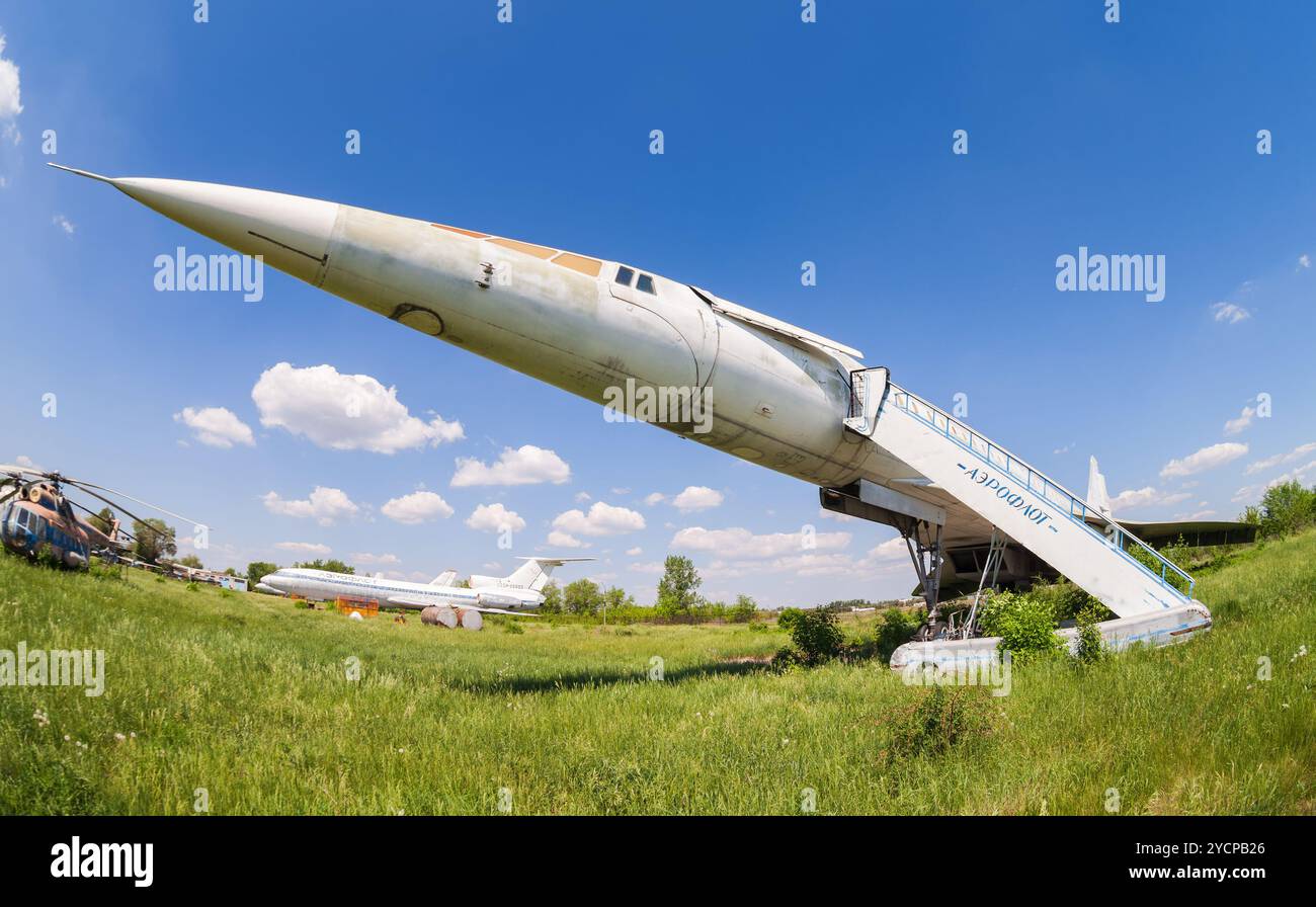 SAMARA, RUSSIE - 25 MAI 2014 : Tupolev tu-144 avion a été le premier avion de transport supersonique commercial au monde à l'a Banque D'Images