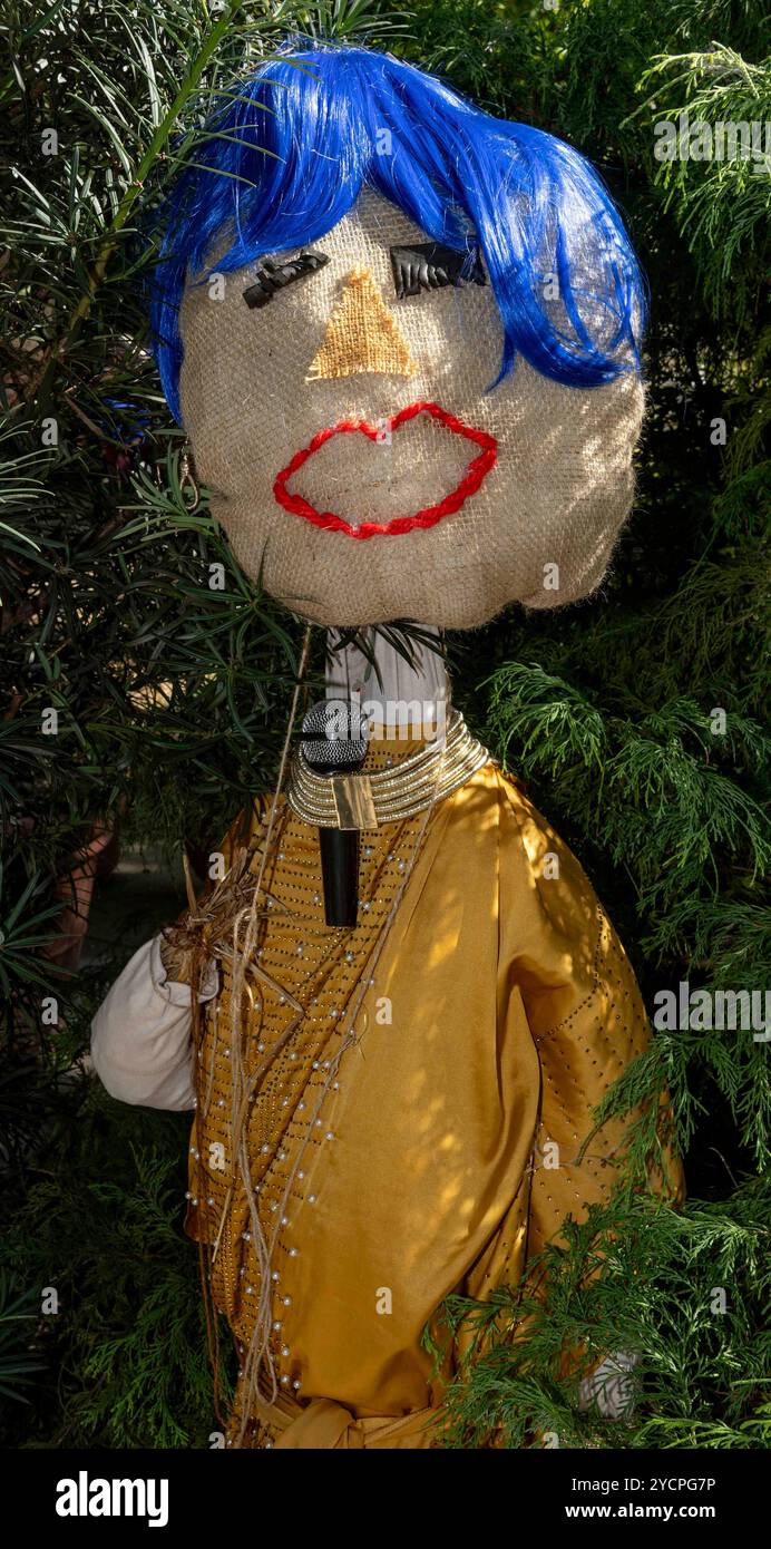 Atlanta, Géorgie, États-Unis 23 octobre 2024. Scarecrows in the Garden à l'Atlanta Botanical Garden présente des centaines d'épouvantails créés par des artistes locaux, des artisans, des groupes de jeunes et des entreprises. (Crédit image : © Brian Cahn/ZUMA Press Wire) USAGE ÉDITORIAL SEULEMENT! Non destiné à UN USAGE commercial ! Banque D'Images