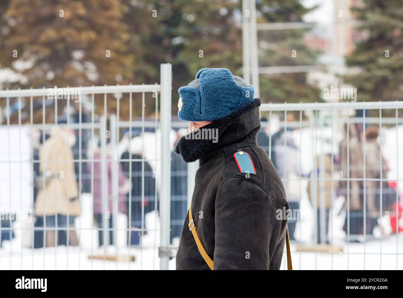 Policier russe non identifiés en uniforme d'hiver Banque D'Images