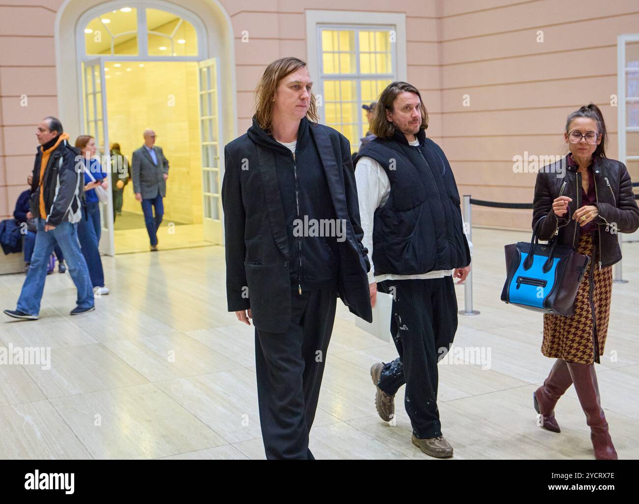 Lars EIDINGER (l) visite l'Albertina Vienne, Autriche, le 23 octobre 2024. - 20241023 PD14585 crédit : APA-PictureDesk/Alamy Live News Banque D'Images