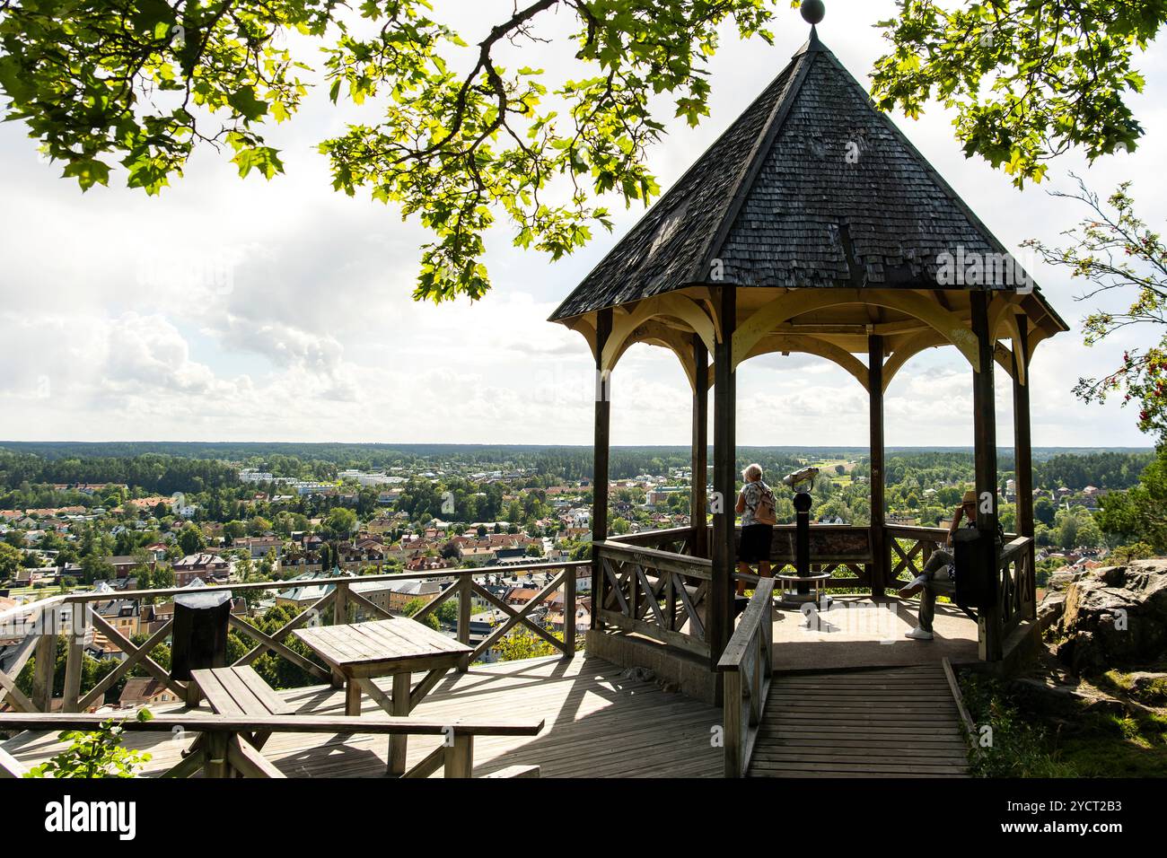 Terrasse d'observation avec une vue spectaculaire à 70 mètres au-dessus de la ville de Söderköping, Suède Banque D'Images
