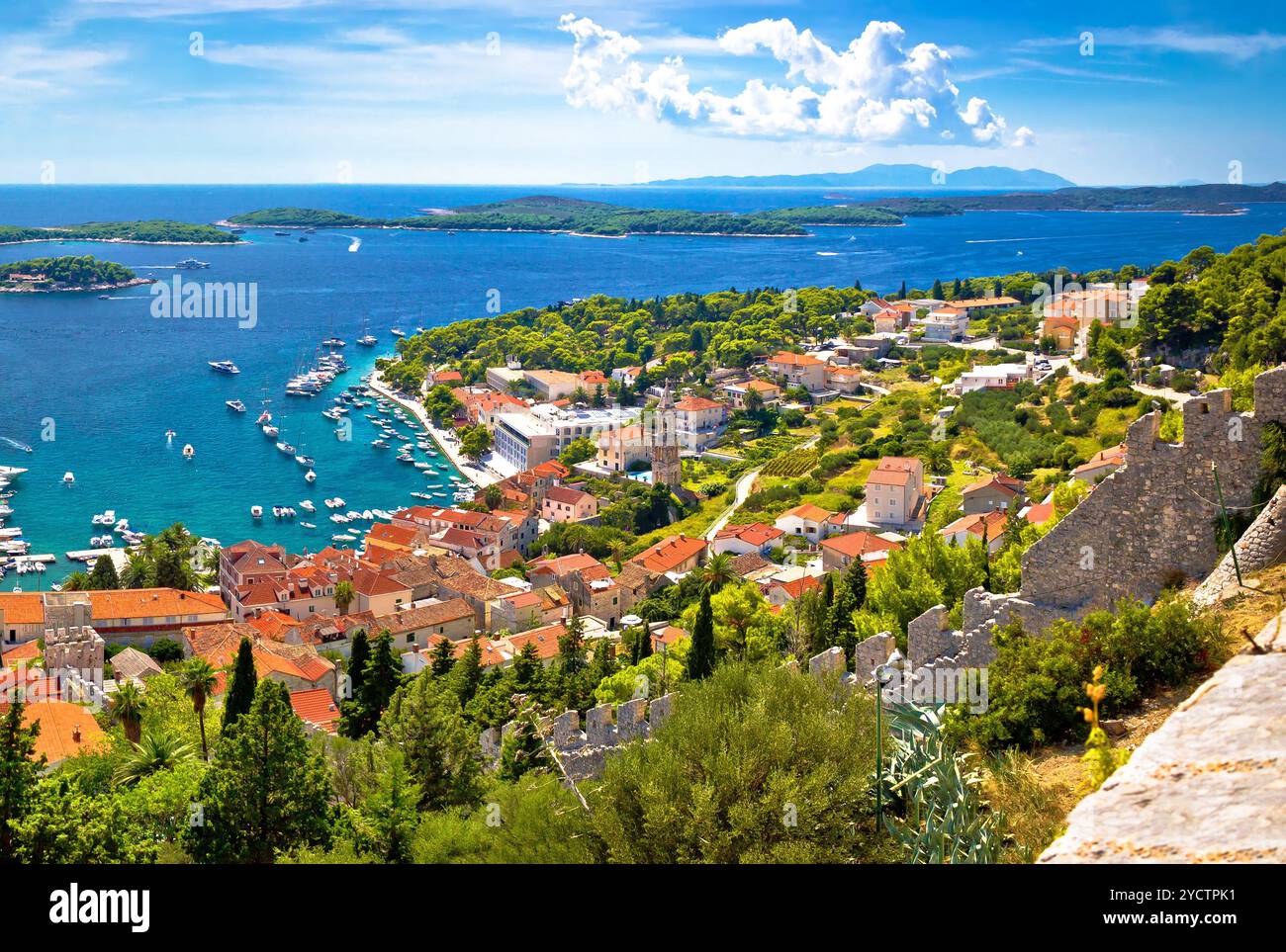 Une ville historique de Hvar vue aérienne Banque D'Images