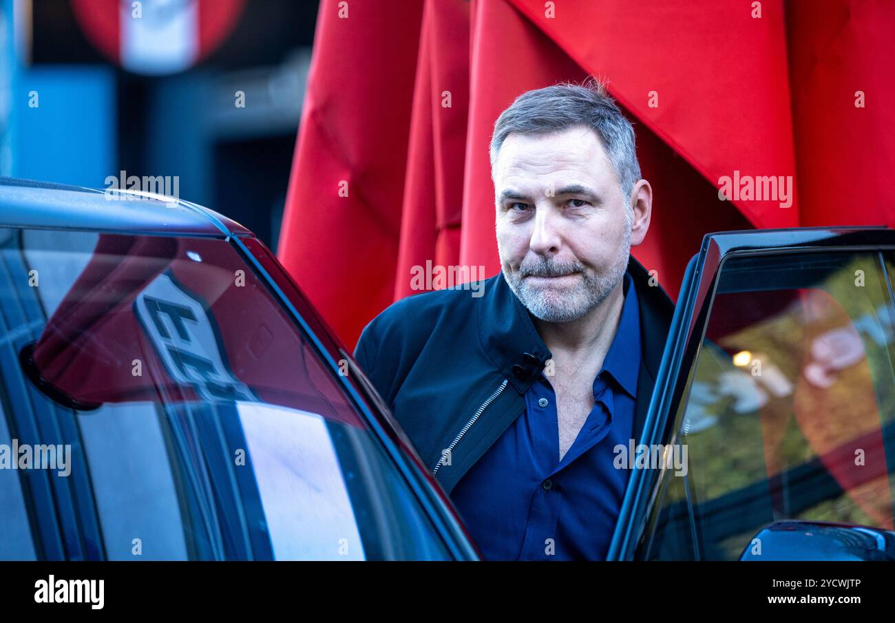 Londres, Royaume-Uni. 24 octobre 2024. David Walliams, auteur et célébrité de la télévision quitte Global Radio London UK crédit : Ian Davidson/Alamy Live News Banque D'Images